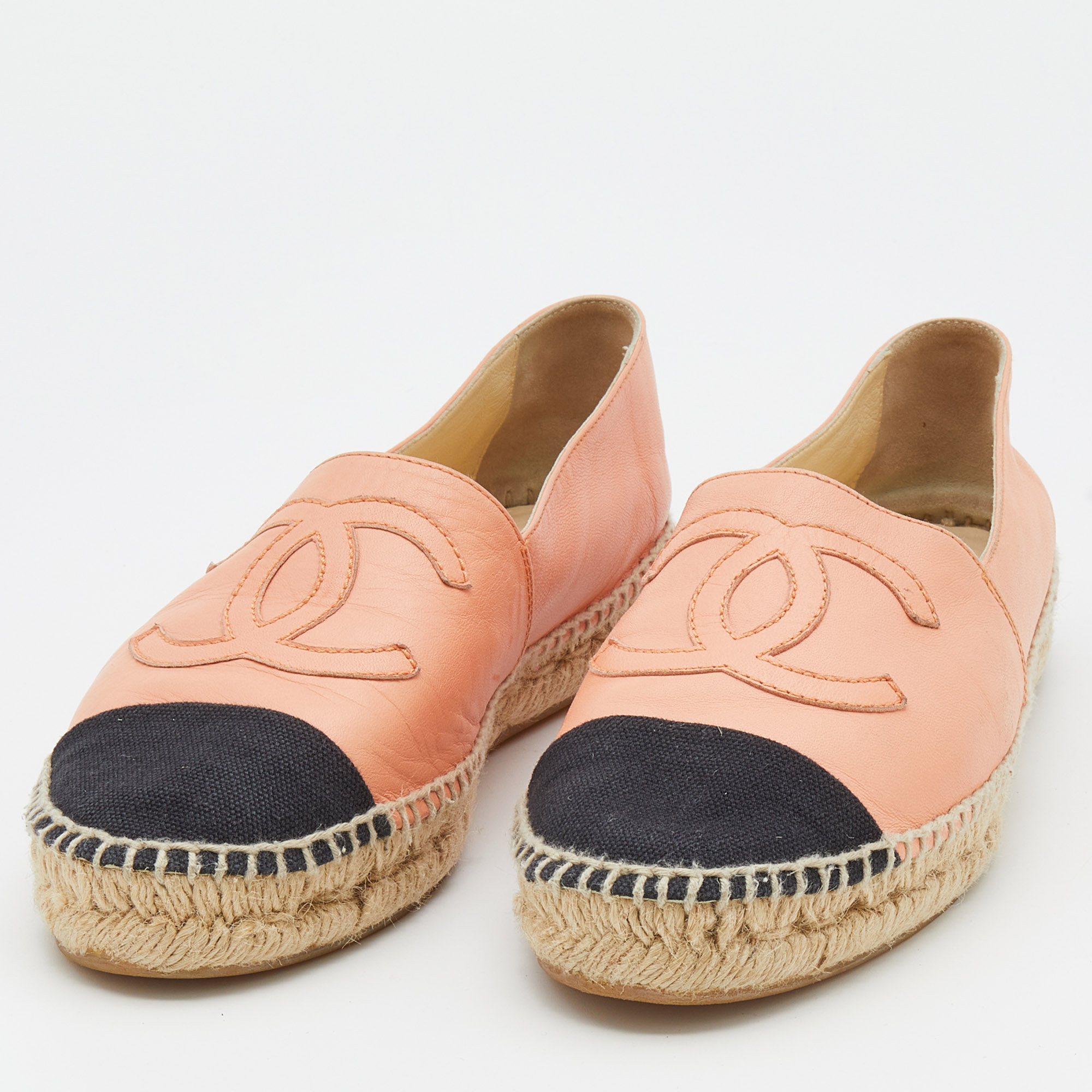 

Chanel Peach/Black Leather and Canvas Cap Toe Espadrille Flats Size, Pink
