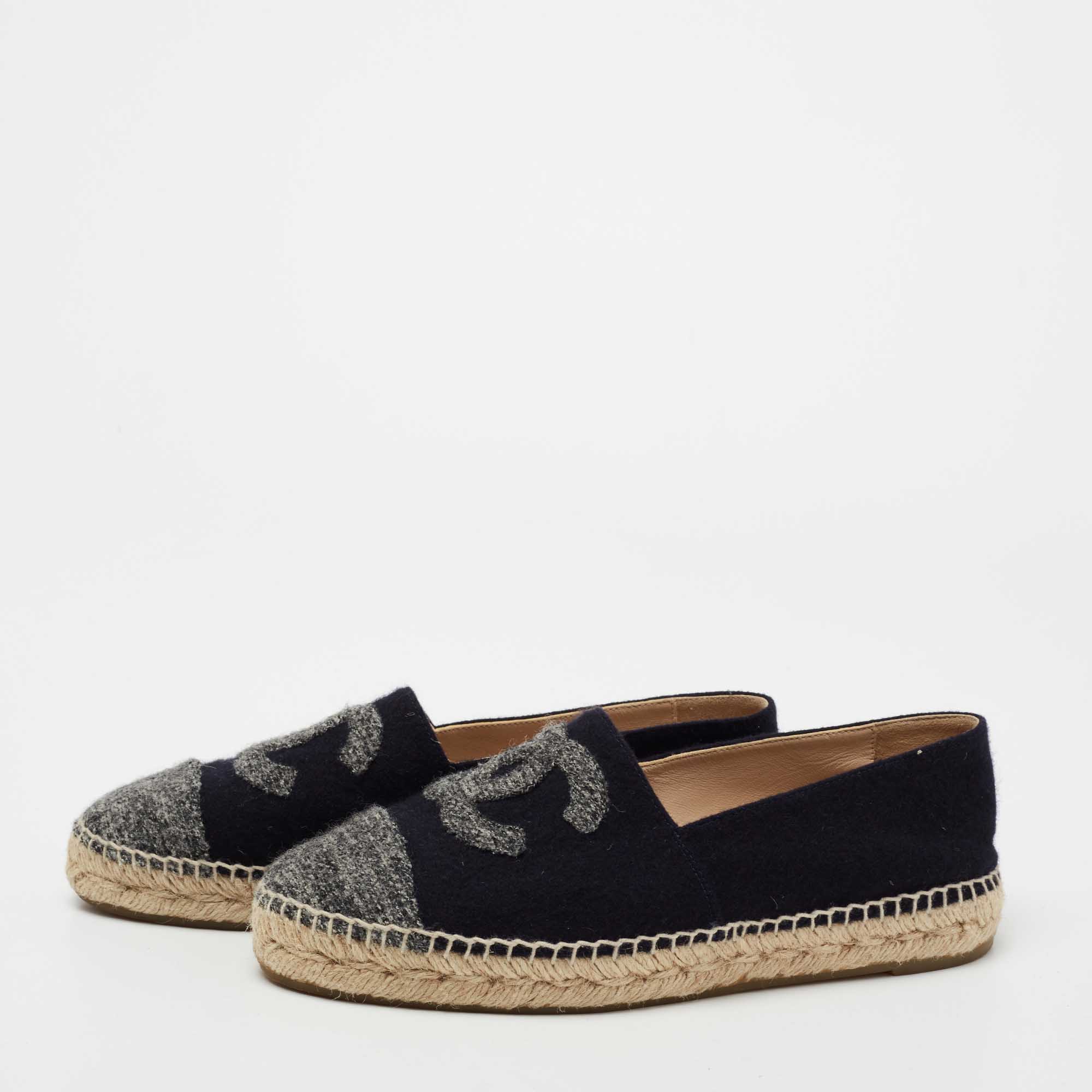 

Chanel Black/Grey Tweed Fabric CC Cap Toe Espadrille Flats Size