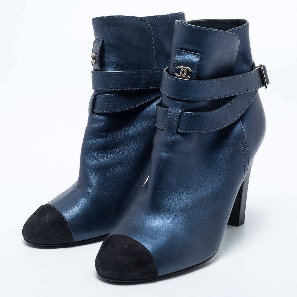 

Chanel Navy Blue/Black Suede And Leather Ankle Boots Size
