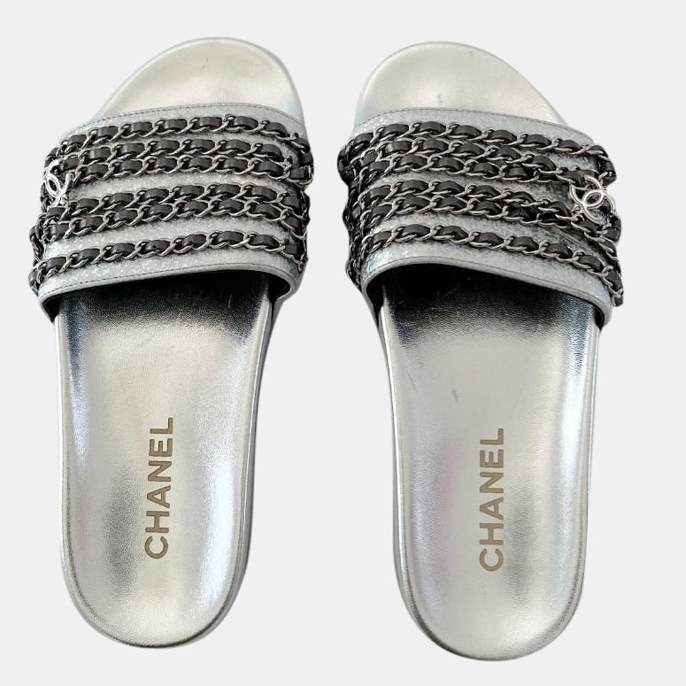 

Chanel Silver Leather Chain Detail Interlocking CC Logo Slides Sandals Size EU