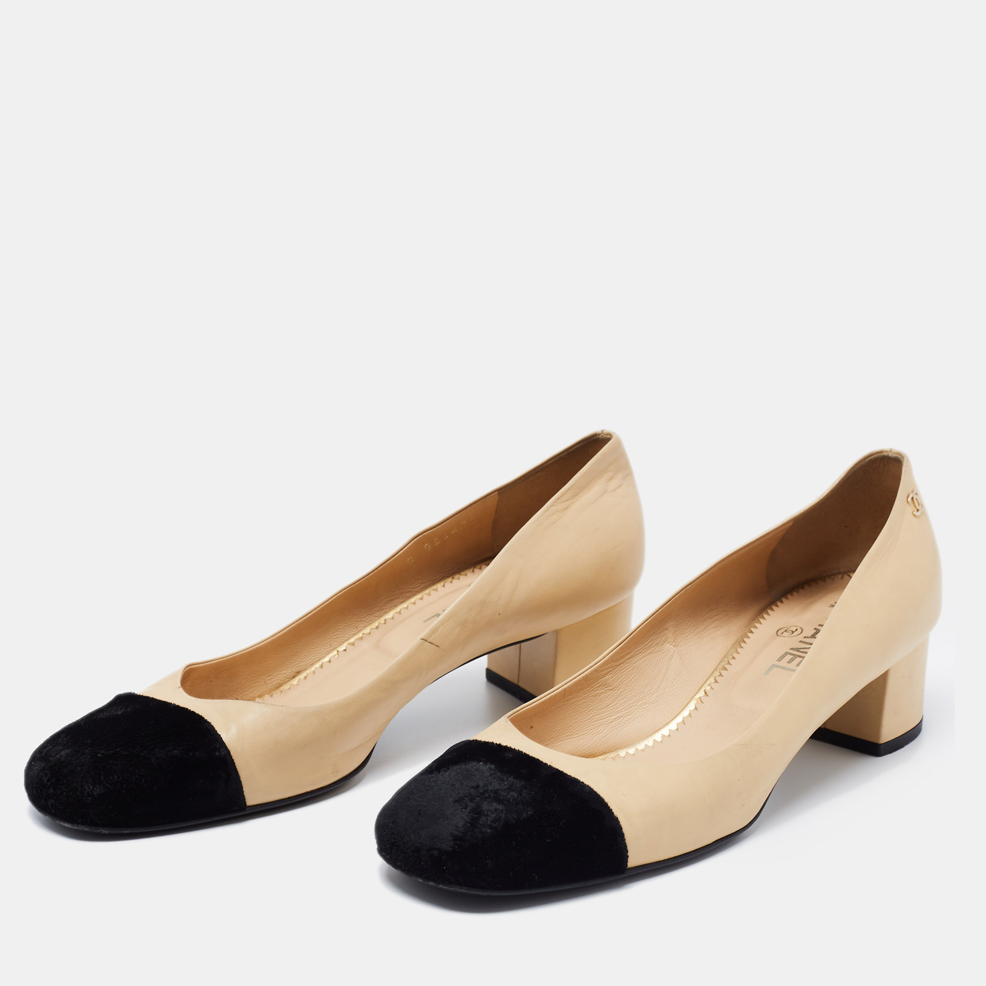 

Chanel Beige/Black Leather And Velvet Cap Toe Mid Block Heel Pumps Size