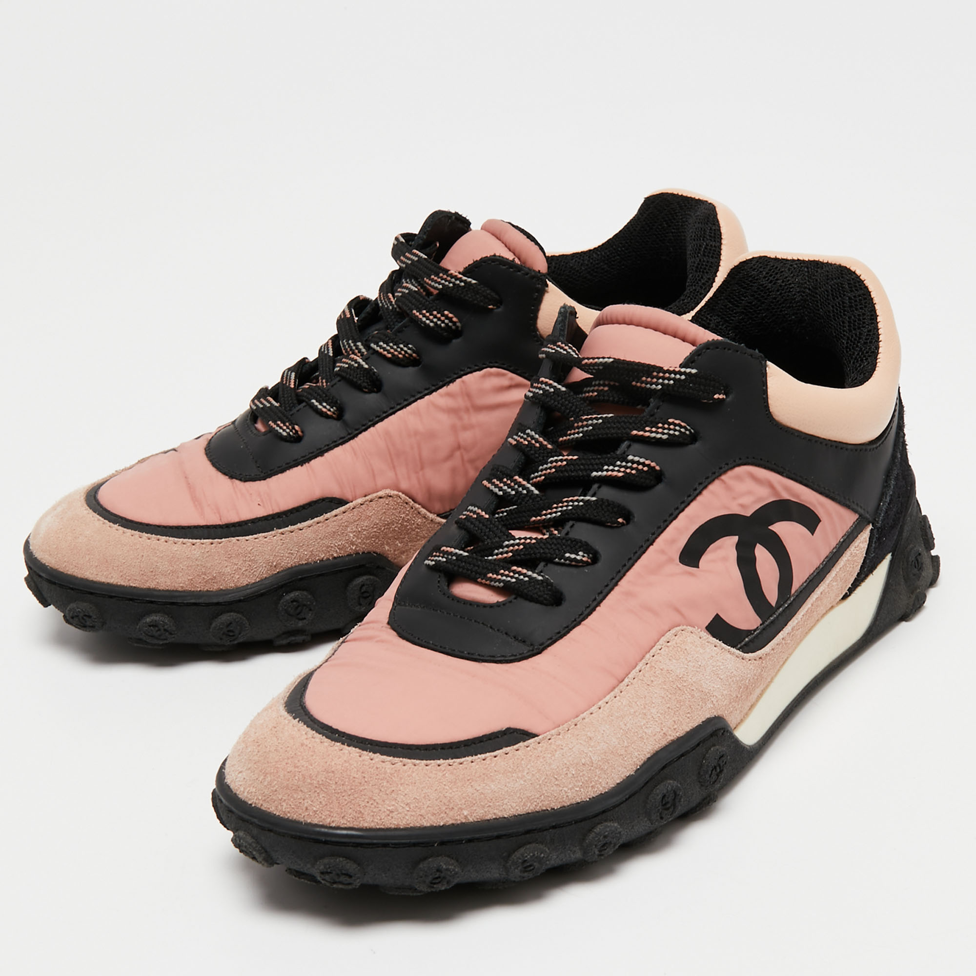 

Chanel Multicolor Leather And Nylon CC Lace Up Sneakers Size