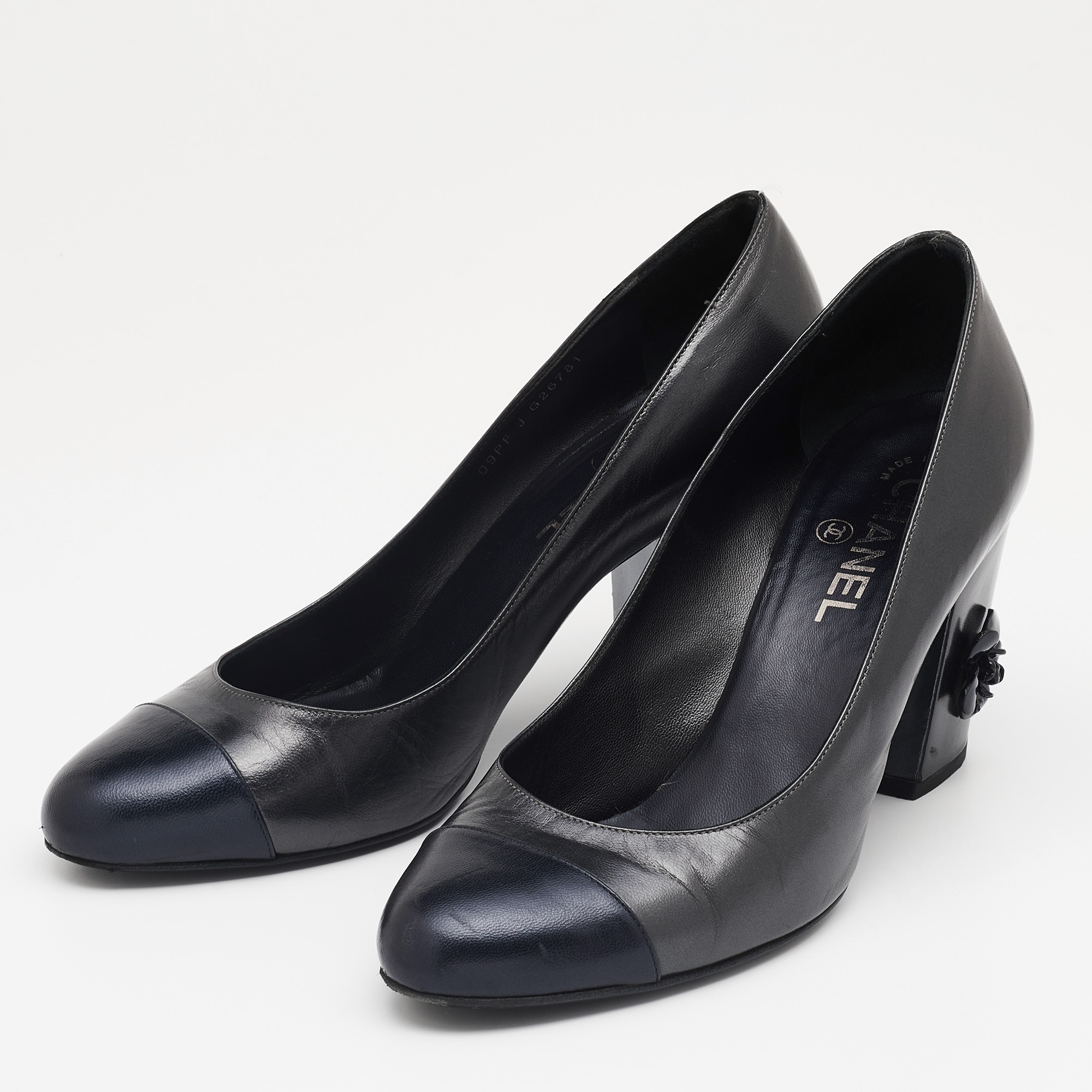 

Chanel Dark Grey/Navy Blue Leather Cap Toe Block Heel Pumps Size