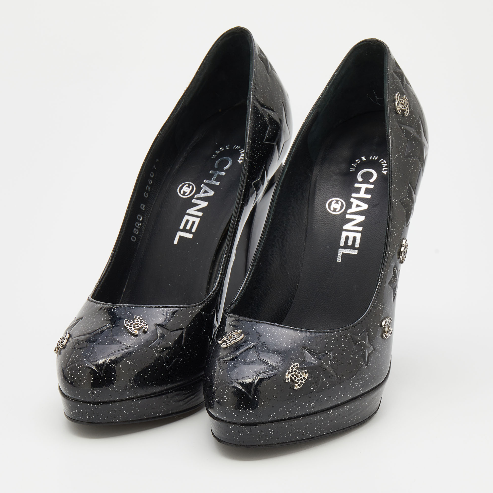 

Chanel Black Glitter Star Embossed Patent Leather CC Embellished Pumps Size