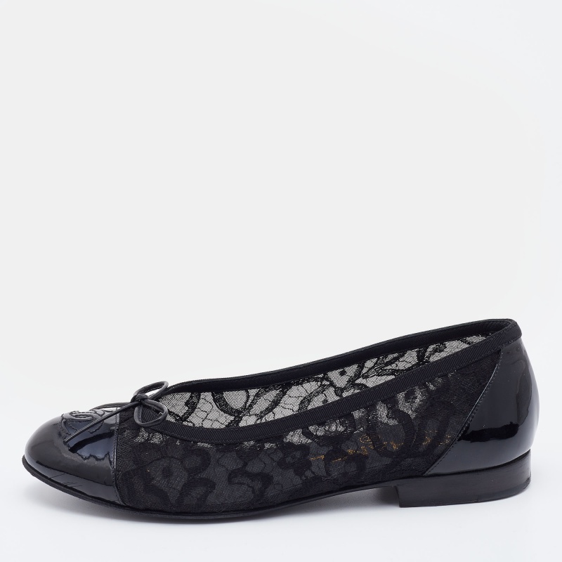 

Chanel Black Lace and Patent Leather CC Bow Cap Toe Ballet Flats Size