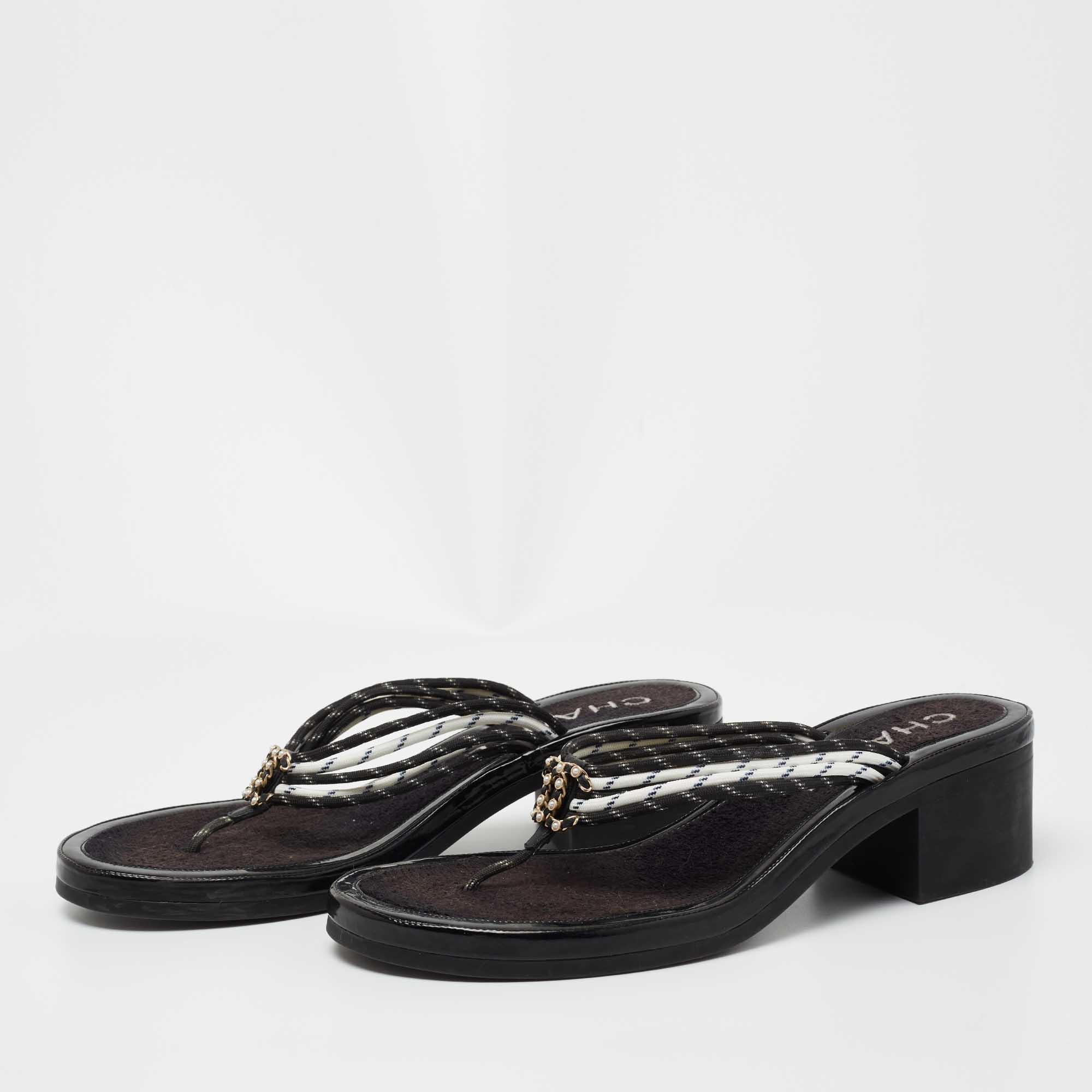 

Chanel Black/White Rope CC Thong Sandals Size