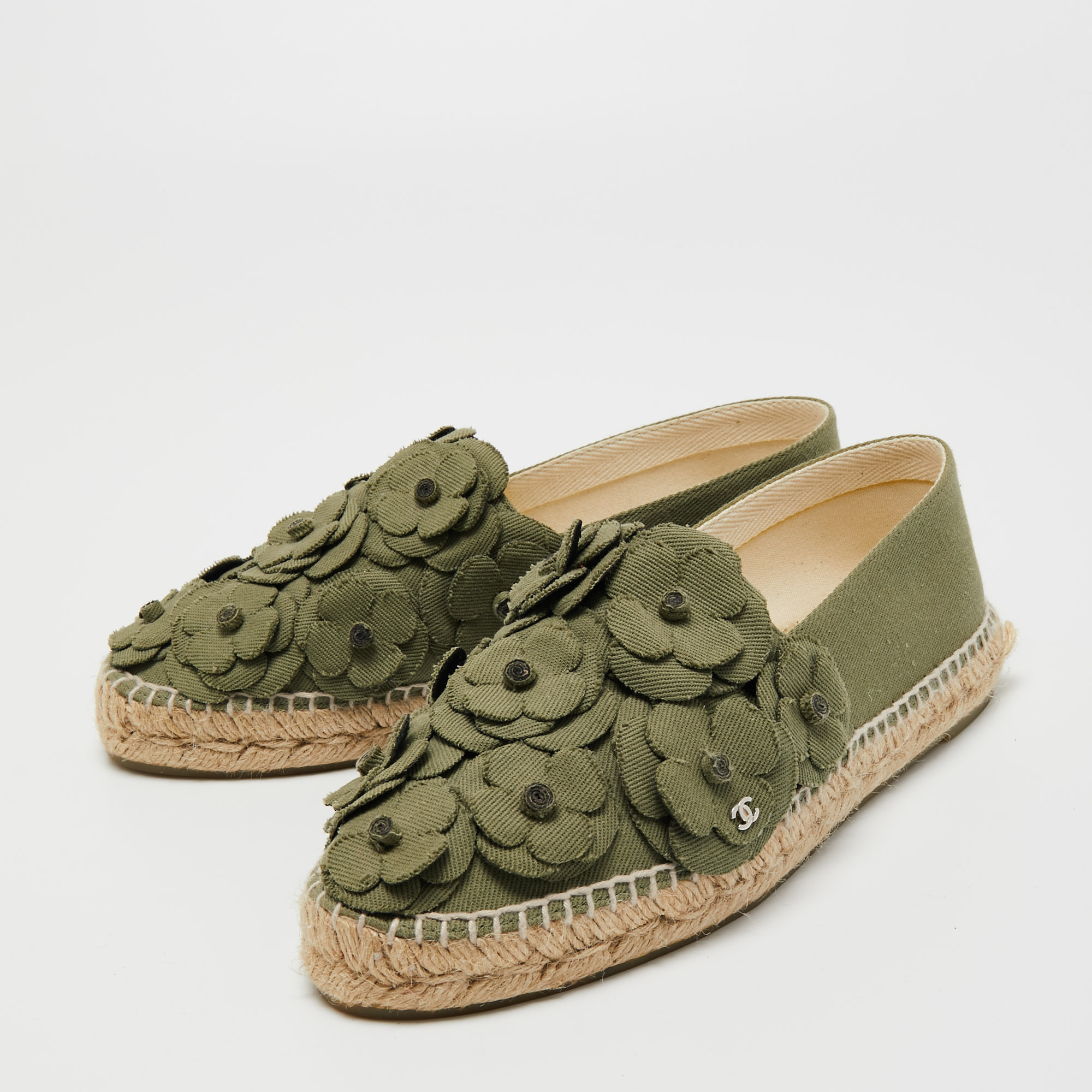 

Chanel Green Canvas Camelia Flat Espadrilles Size
