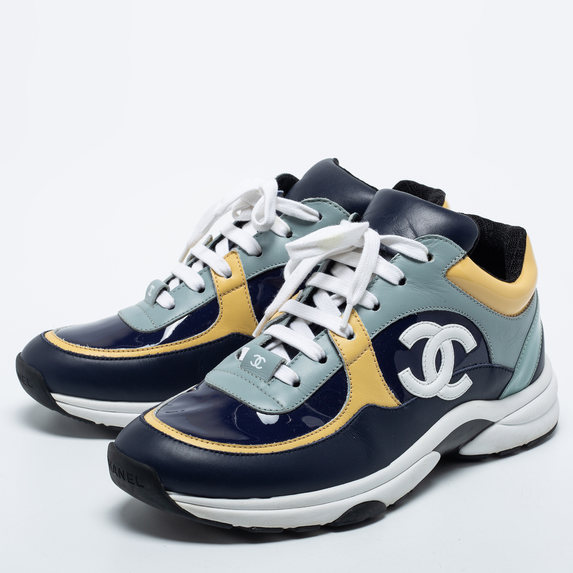 

Chanel Multicolor Patent and Leather CC Logo Sneakers Size