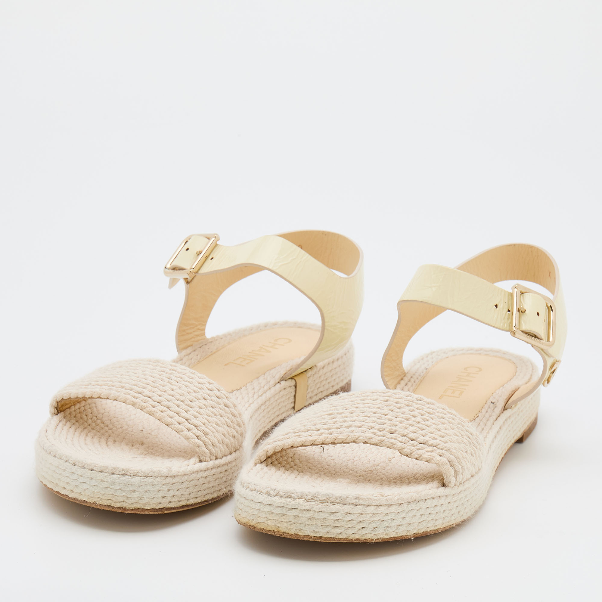 

Chanel Cream Patent Leather and Rope Interlocking CC Logo Espadrille Ankle Strap Sandals Size