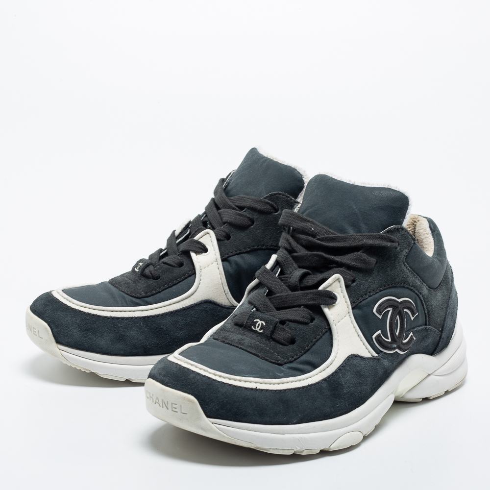 

Chanel Grey/White Fabric and Suede CC Lace Up Sneakers Size