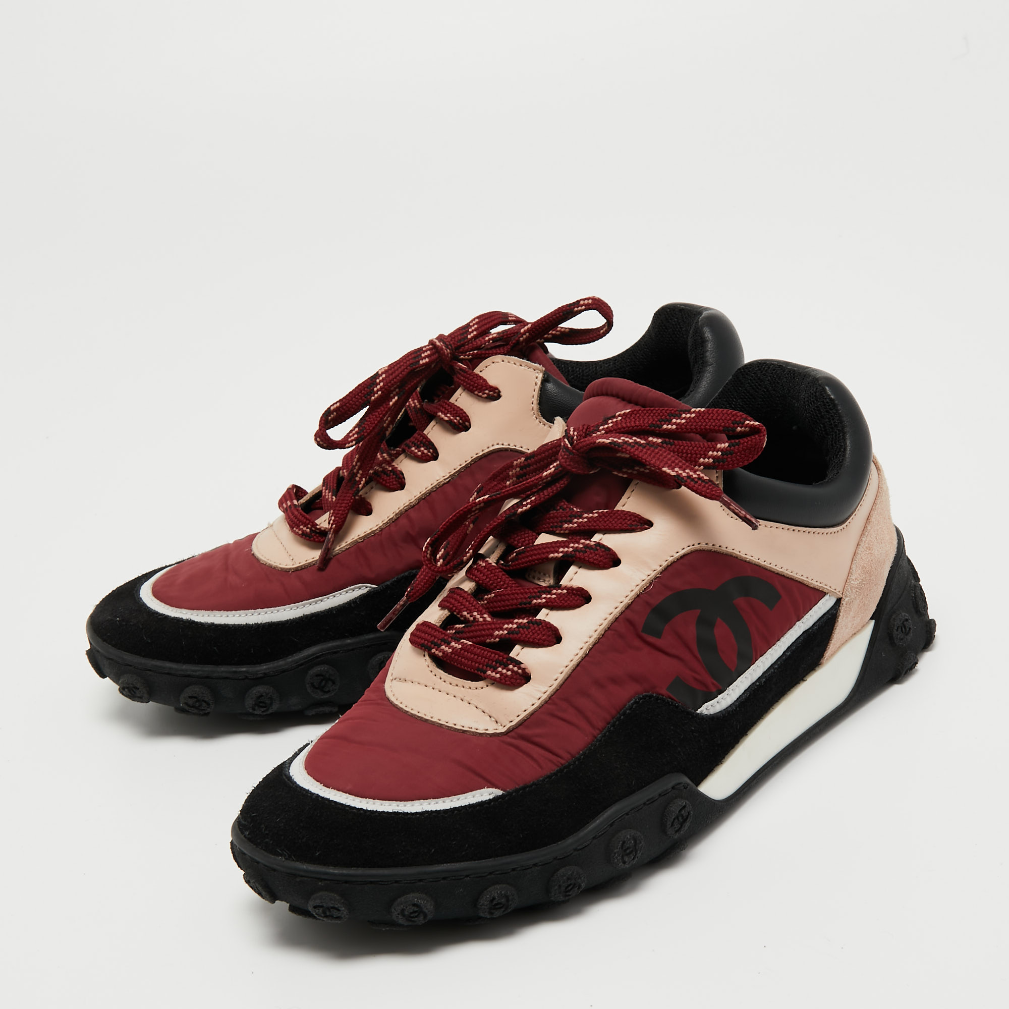 

Chanel Multicolor Suede and Nylon CC Sneakers Size