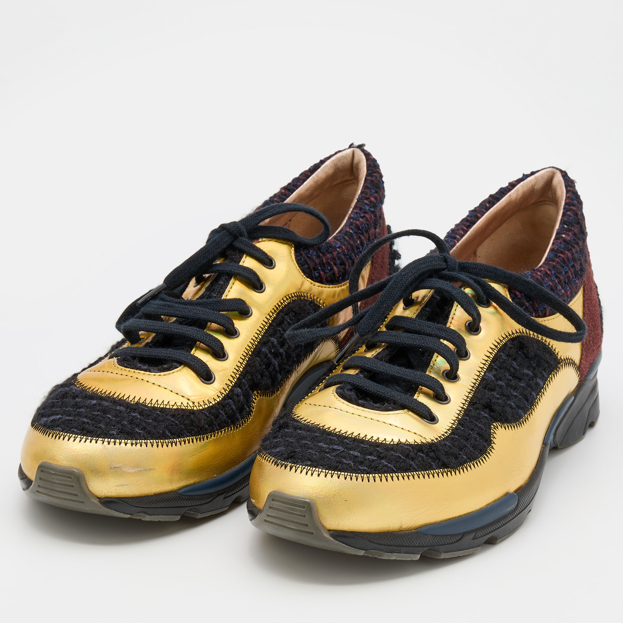 

Chanel Multicolor Tweed and Leather CC Low Top Sneakers Size