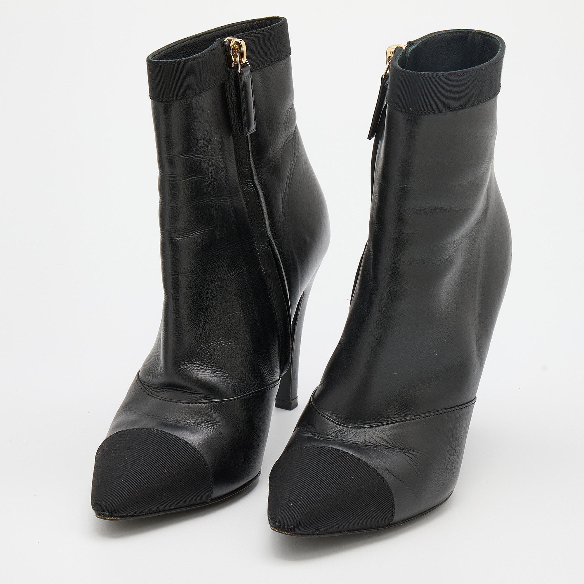 

Chanel Black Leather CC Short Boots Size