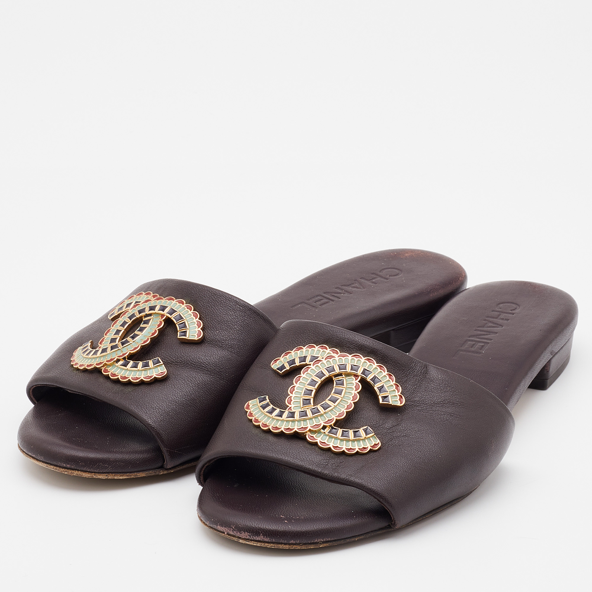 

Chanel Dark Brown Leather CC Embellished Flat Slides Size