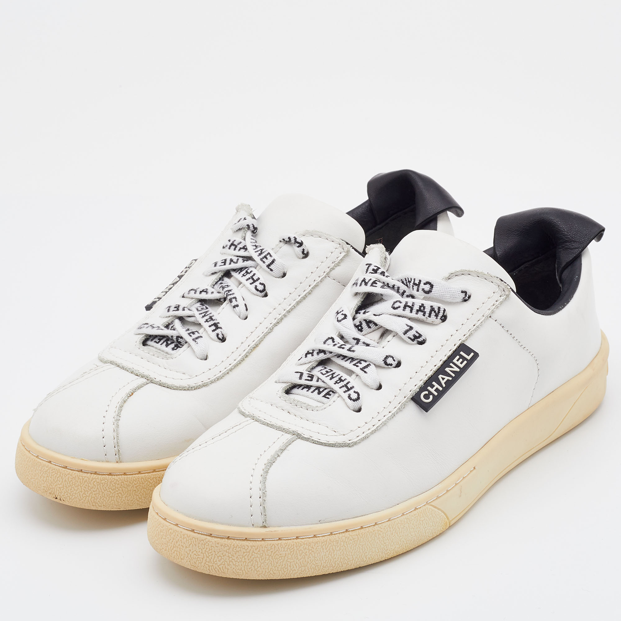 

Chanel White/Black Leather Low Top Sneakers Size