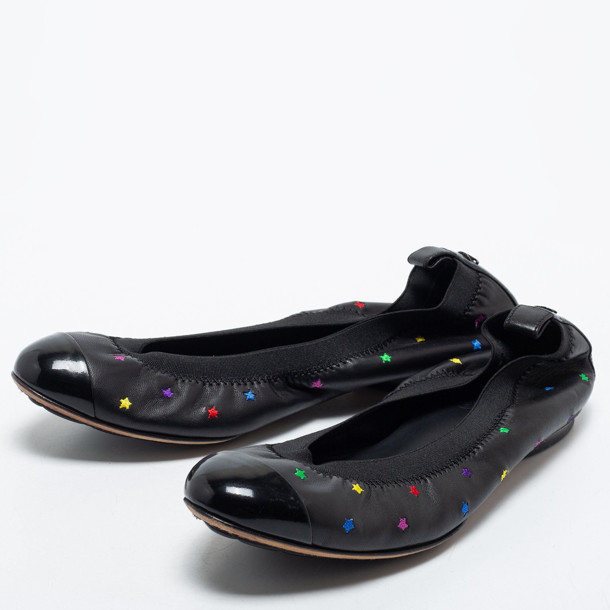 

Chanel Black Leather Star Srunch Ballet Flats Size