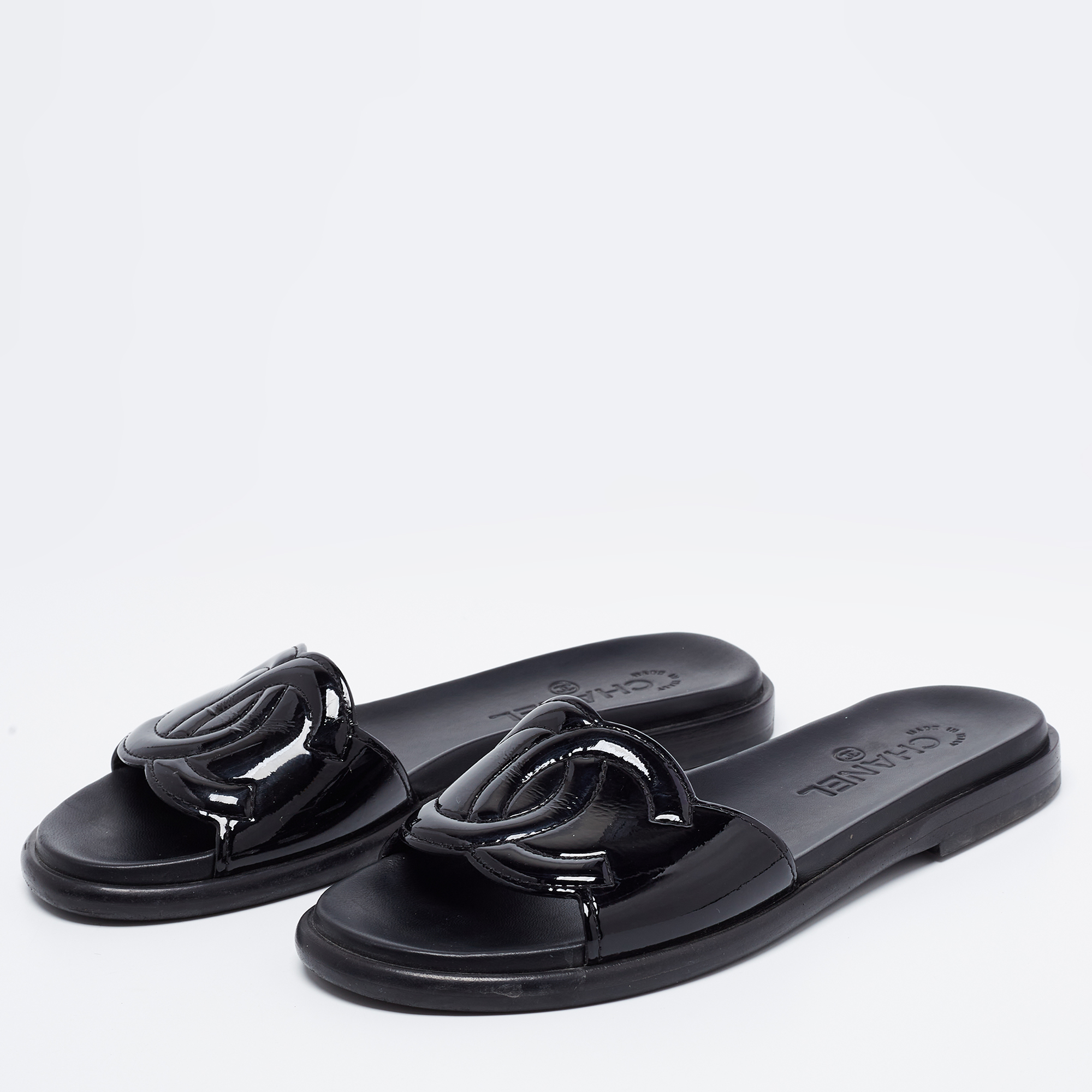 

Chanel Black Patent Leather CC Slide Flats Size
