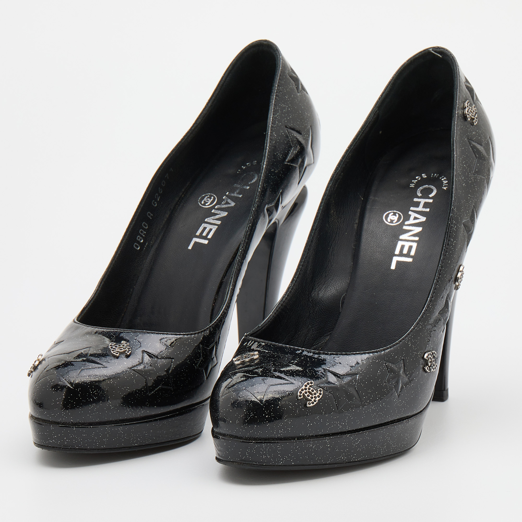 

Chanel Black Glitter Star Embossed Patent Leather CC Embellished Pumps Size