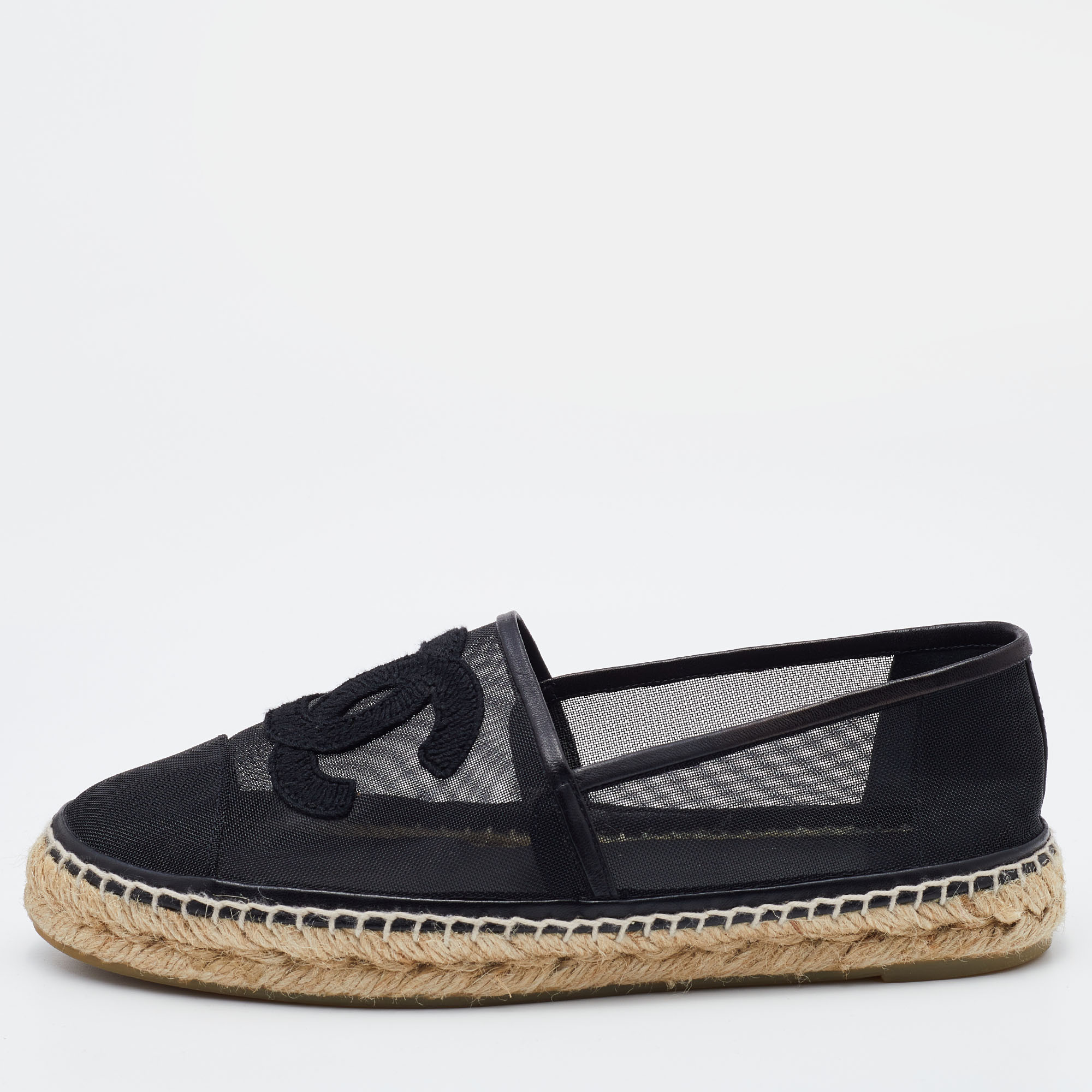 مملوكة مسبقًا Chanel Black Mesh and Leather Interlocking CC Logo Espadrille Flats Size 39