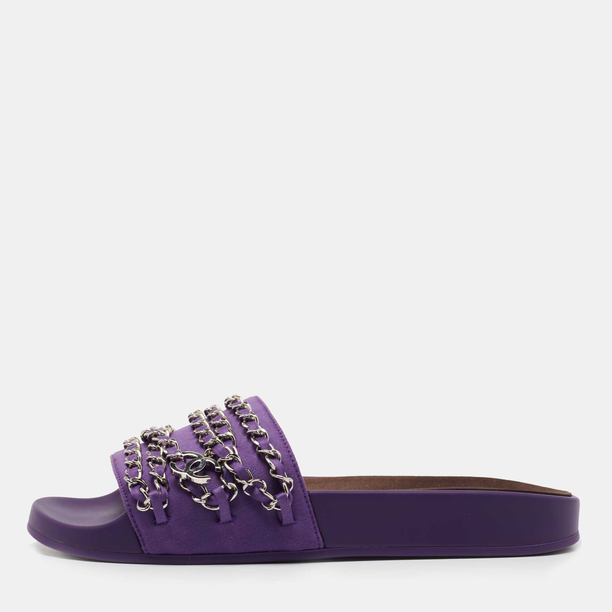 مملوكة مسبقًا Chanel Purple Satin Tropiconic Chain Link Slides Size 37
