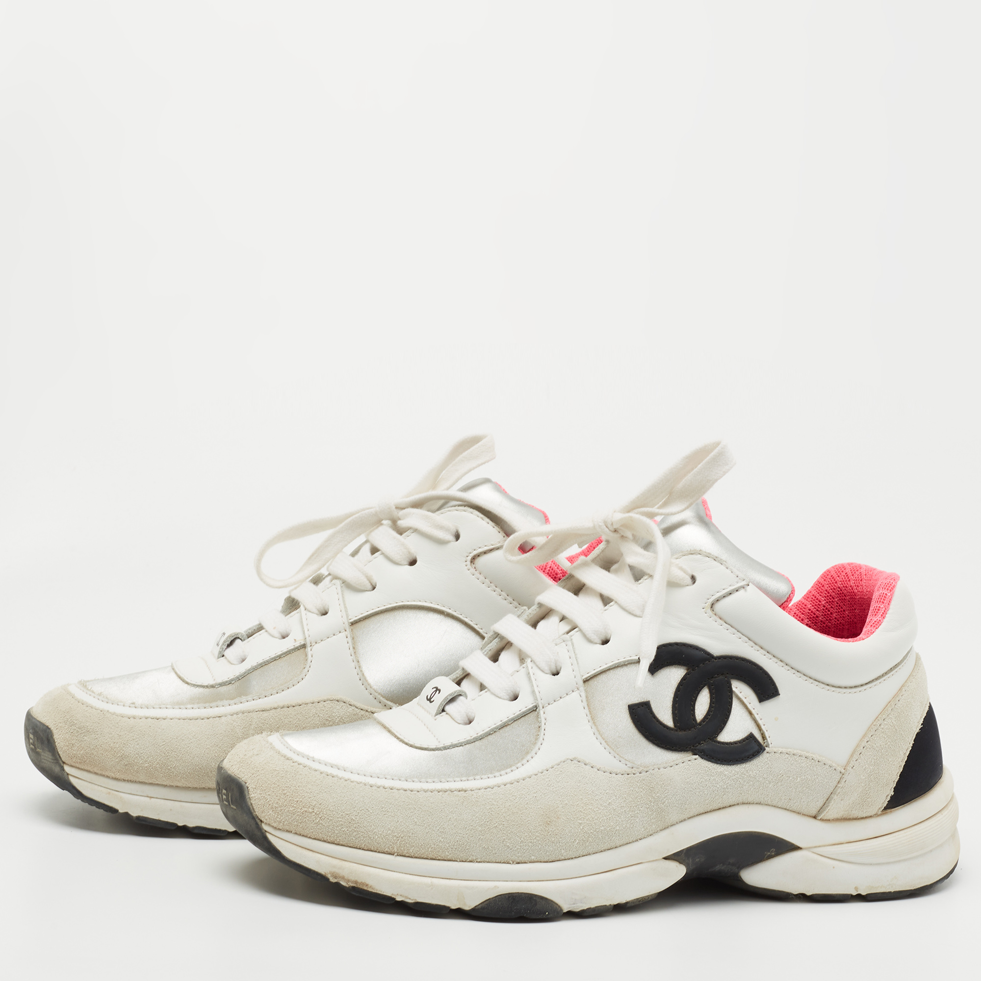 

Chanel Grey/White Suede and Leather CC Sneakers Size