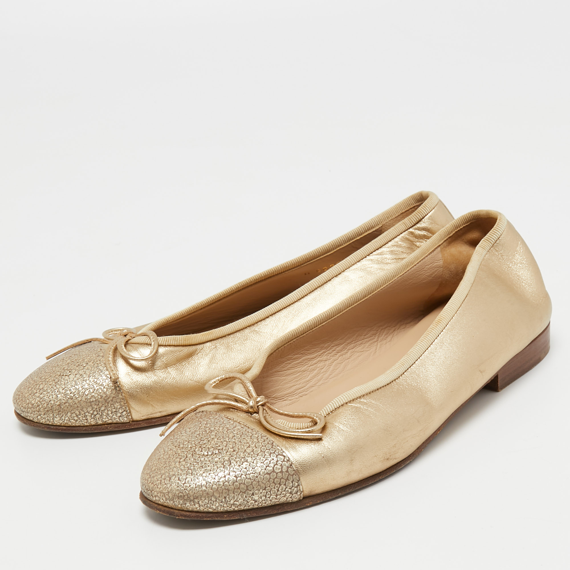 

Chanel Gold Leather CC Ballet Flats Size