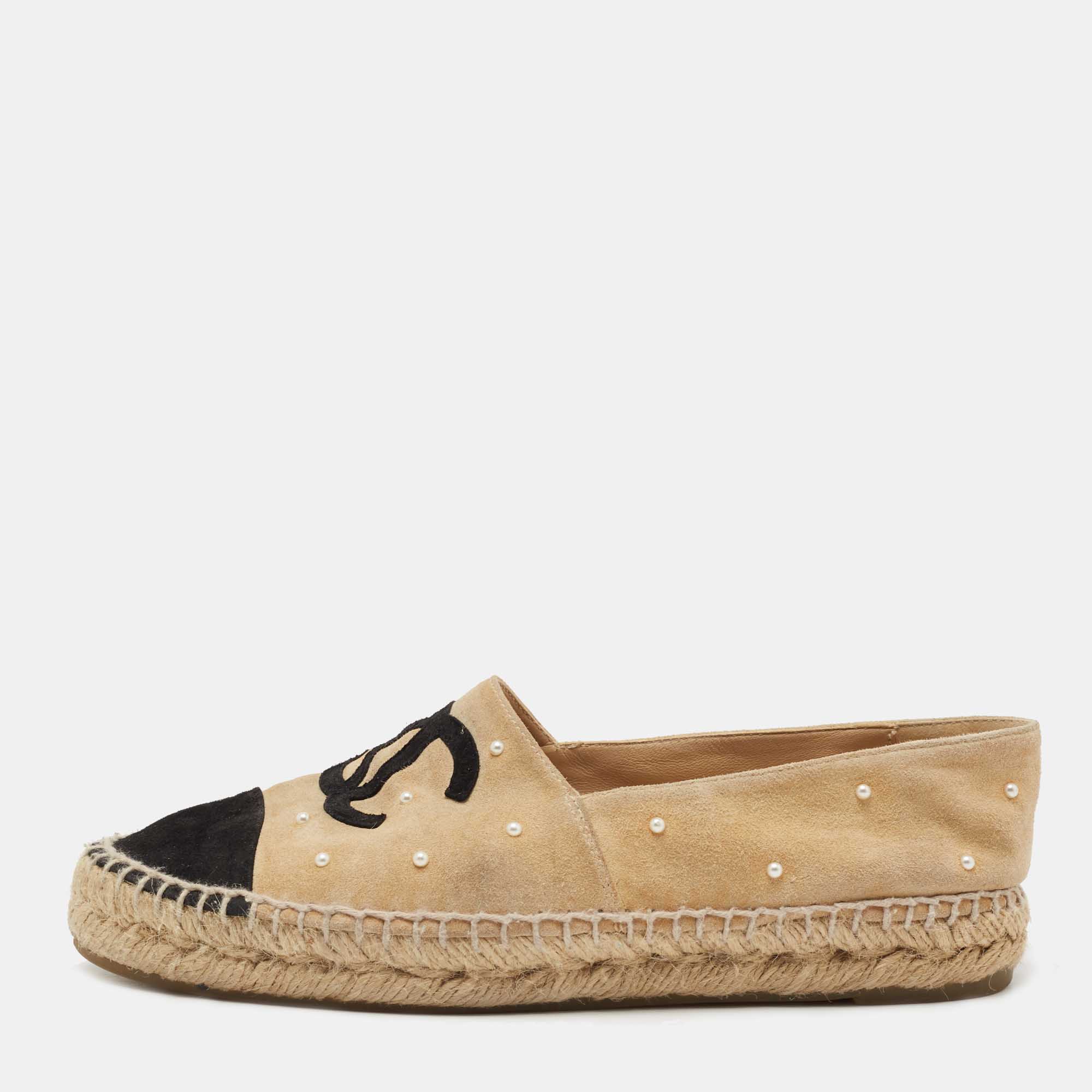 Pre Owned Chanel Beige/Black Suede CC Pearl Espadrille Flats Size 37