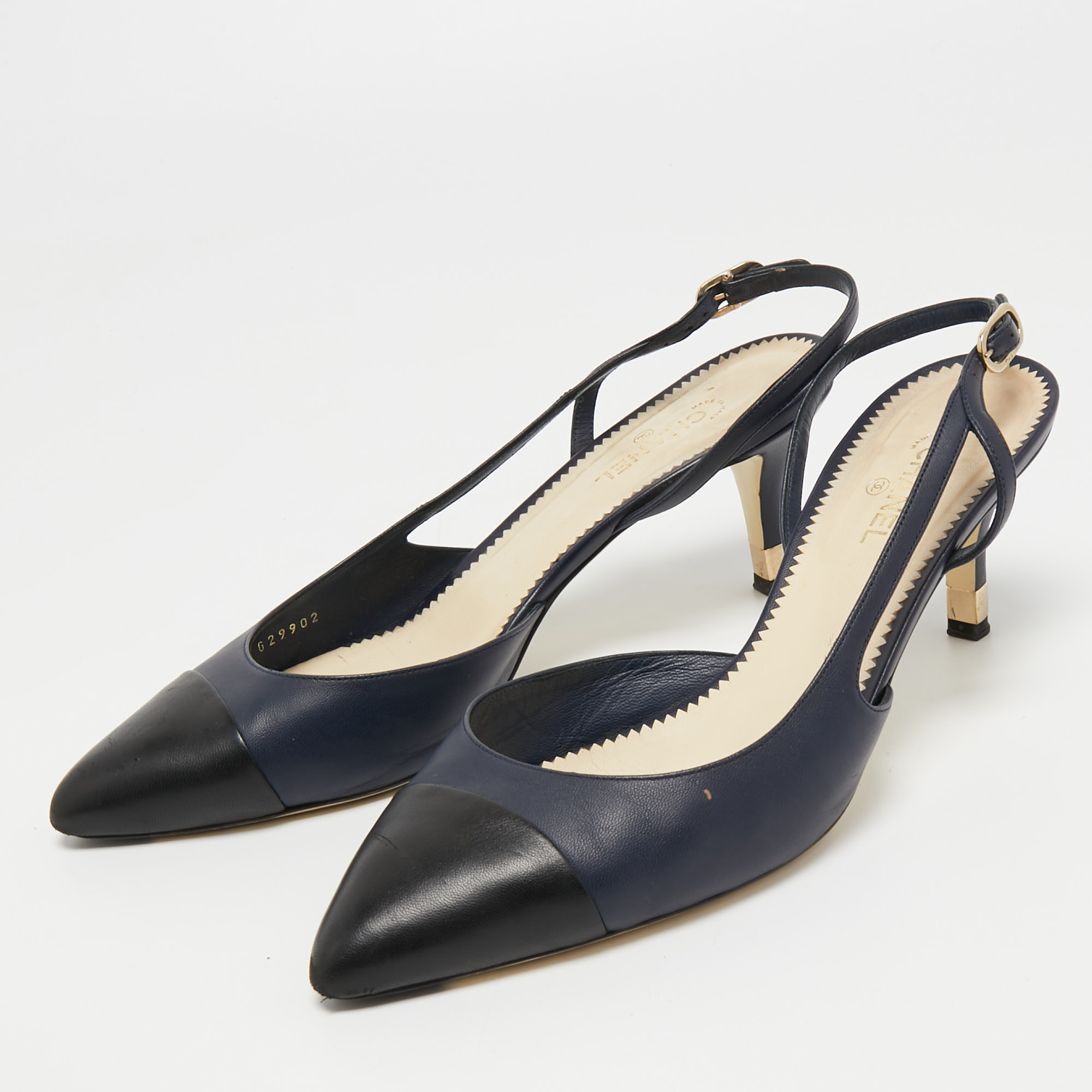 

Chanel Navy Blue/Black Leather Cap Toe Slingback Pumps Size