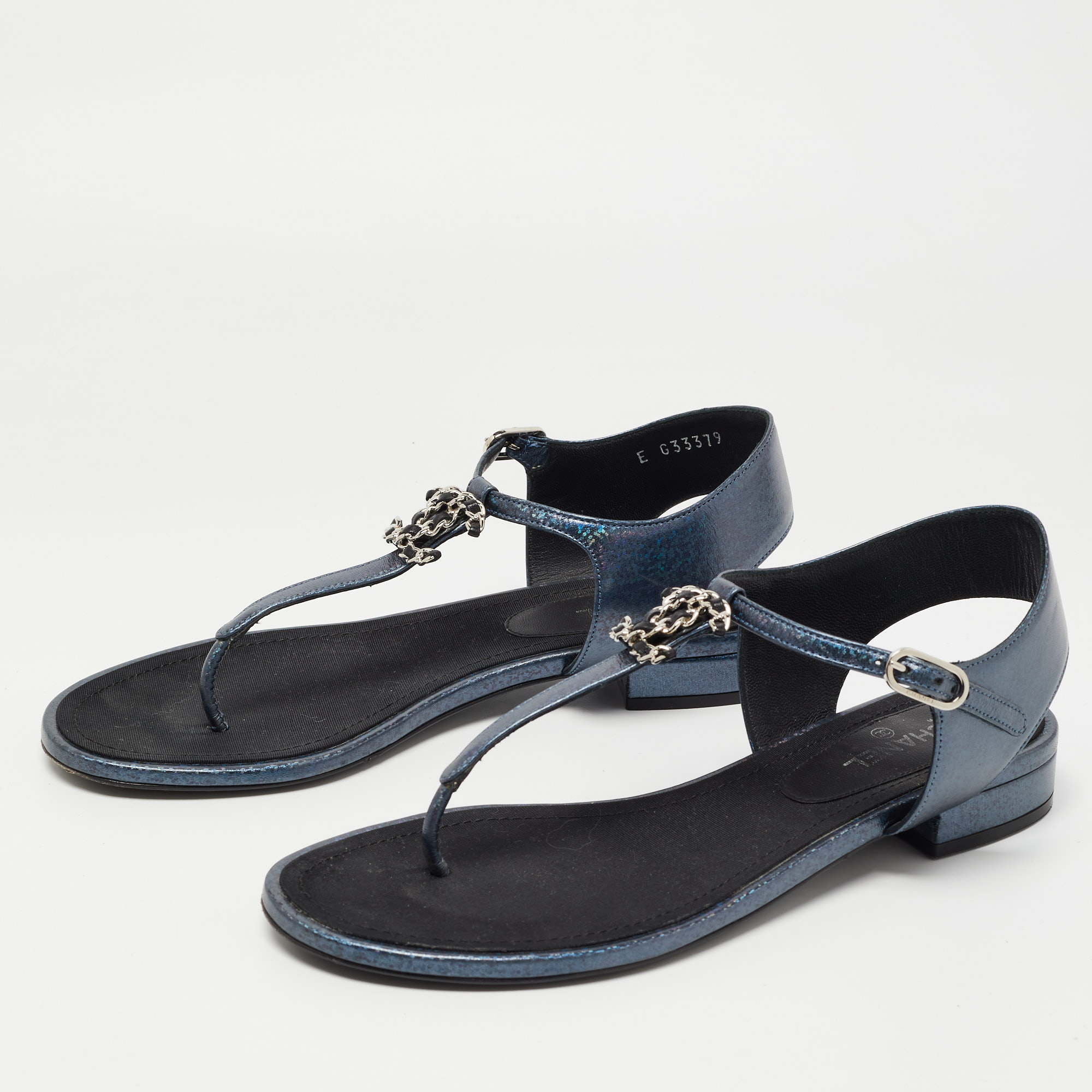 

Chanel Dark Blue Leather CC Flat Thong Sandals Size