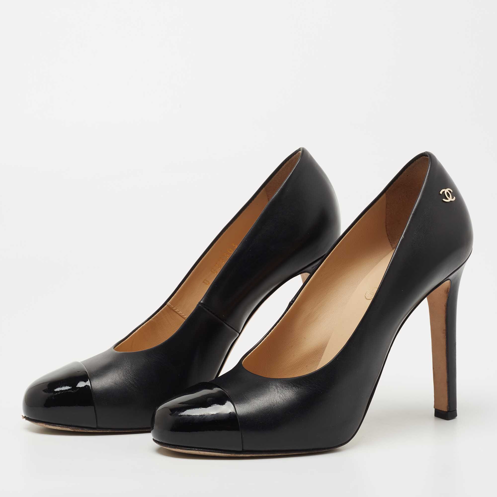 

Chanel Black Patent and Leather Cap Toe Pumps Size