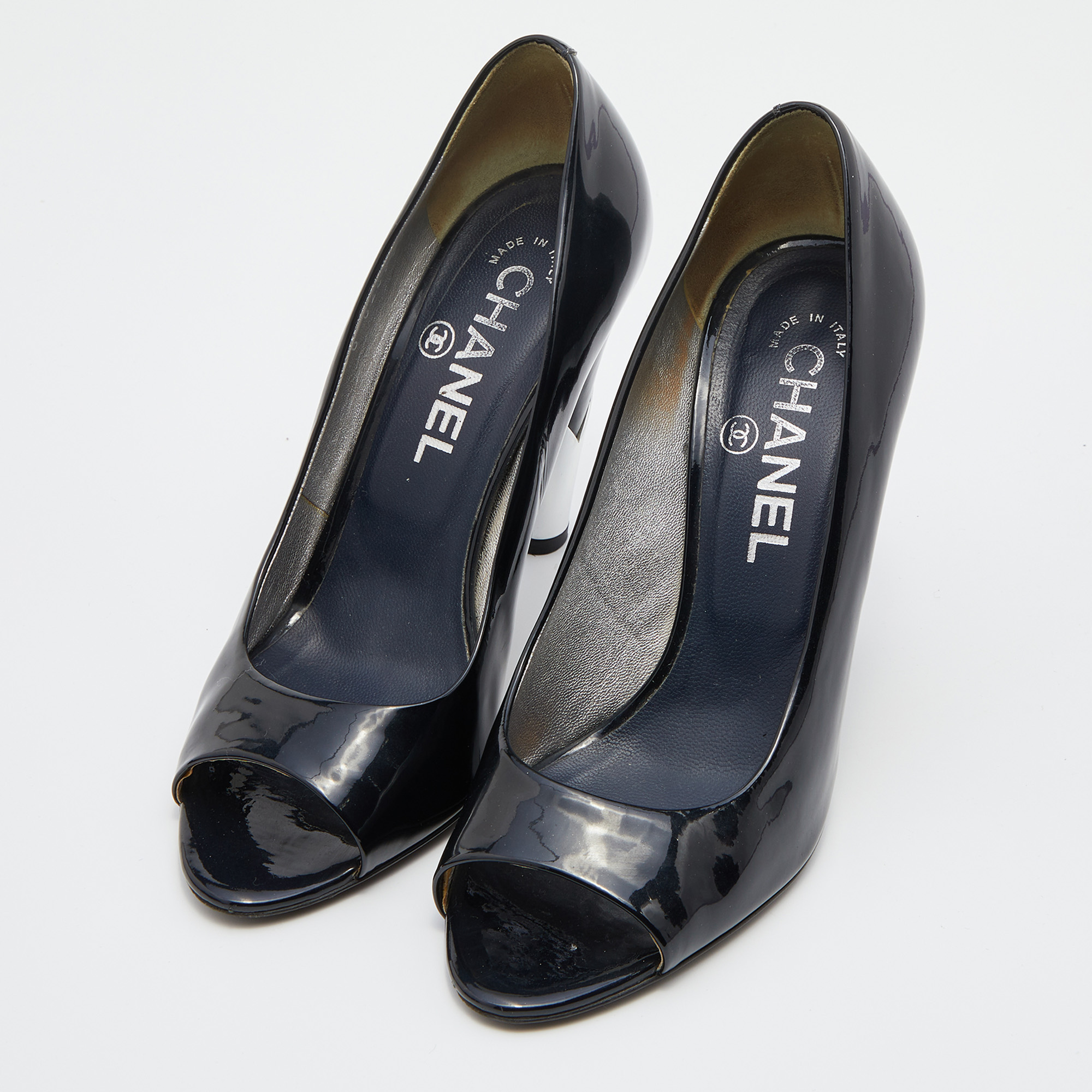 

Chanel Black Patent Leather CC Open Toe Pumps Size