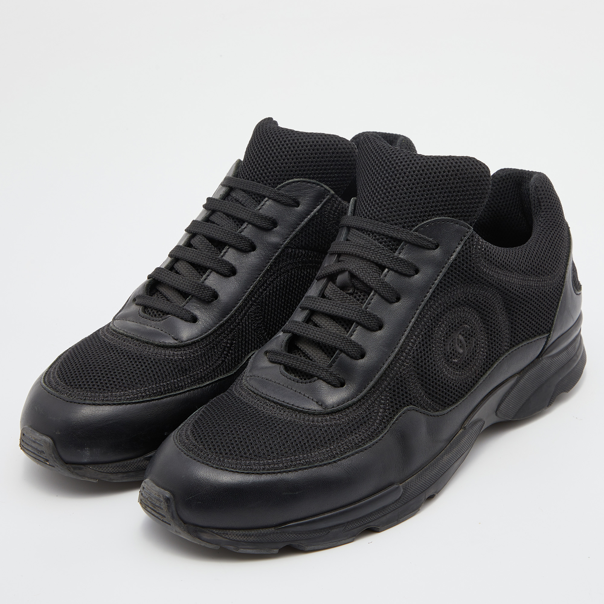 

Chanel Black Leather and Mesh CC Low Top Sneakers Size