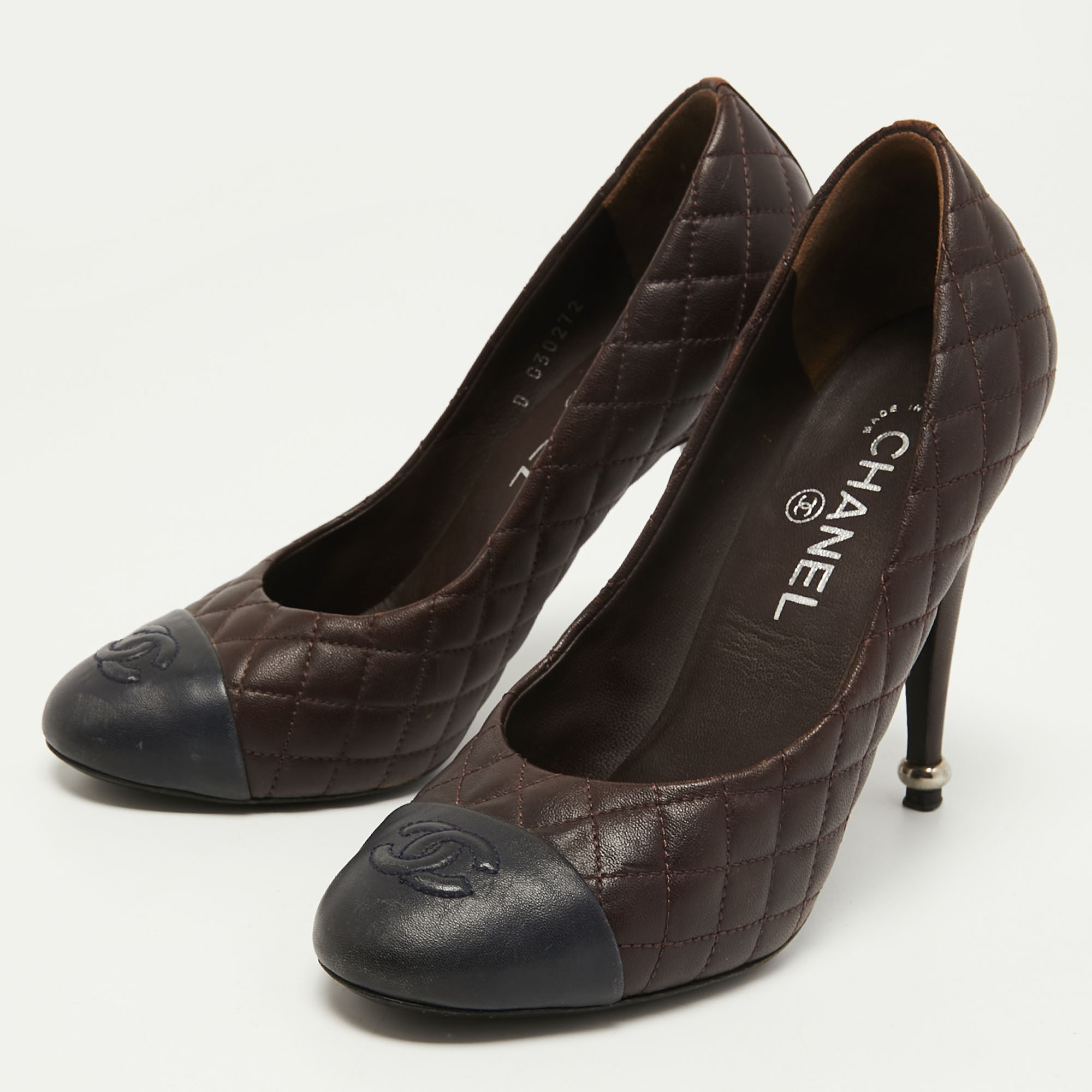 

Chanel Burgundy Leather CC Cap Toe Quilted Pumps Size