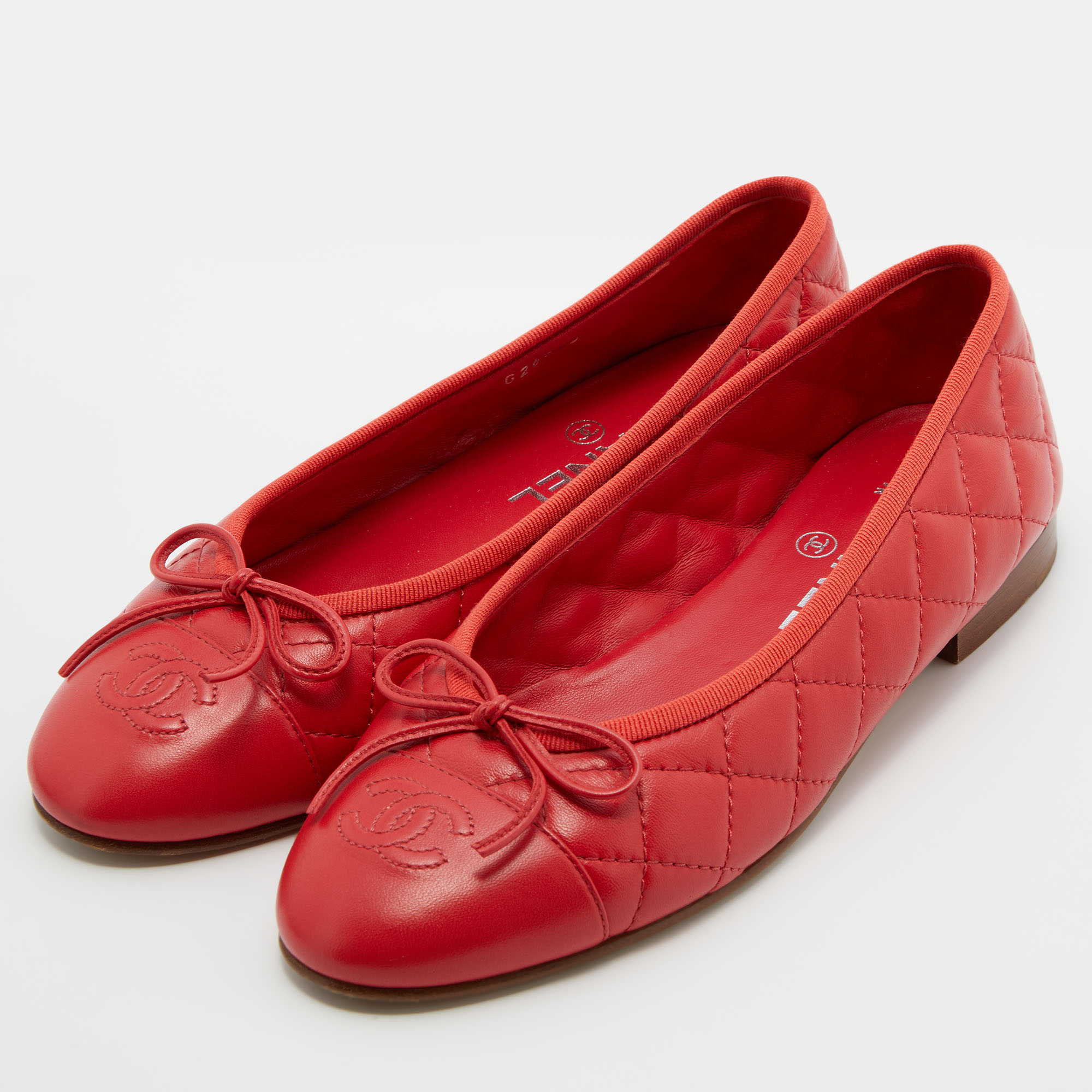 

Chanel Red Quilted Leather CC Bow Cap Toe Ballet Flats Size