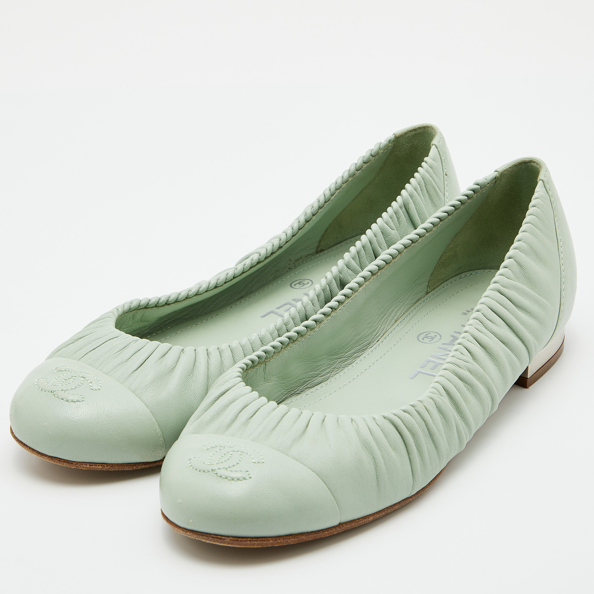 

Chanel Mint Green Leather Gathered CC Cap Toe Ballet Flats Size