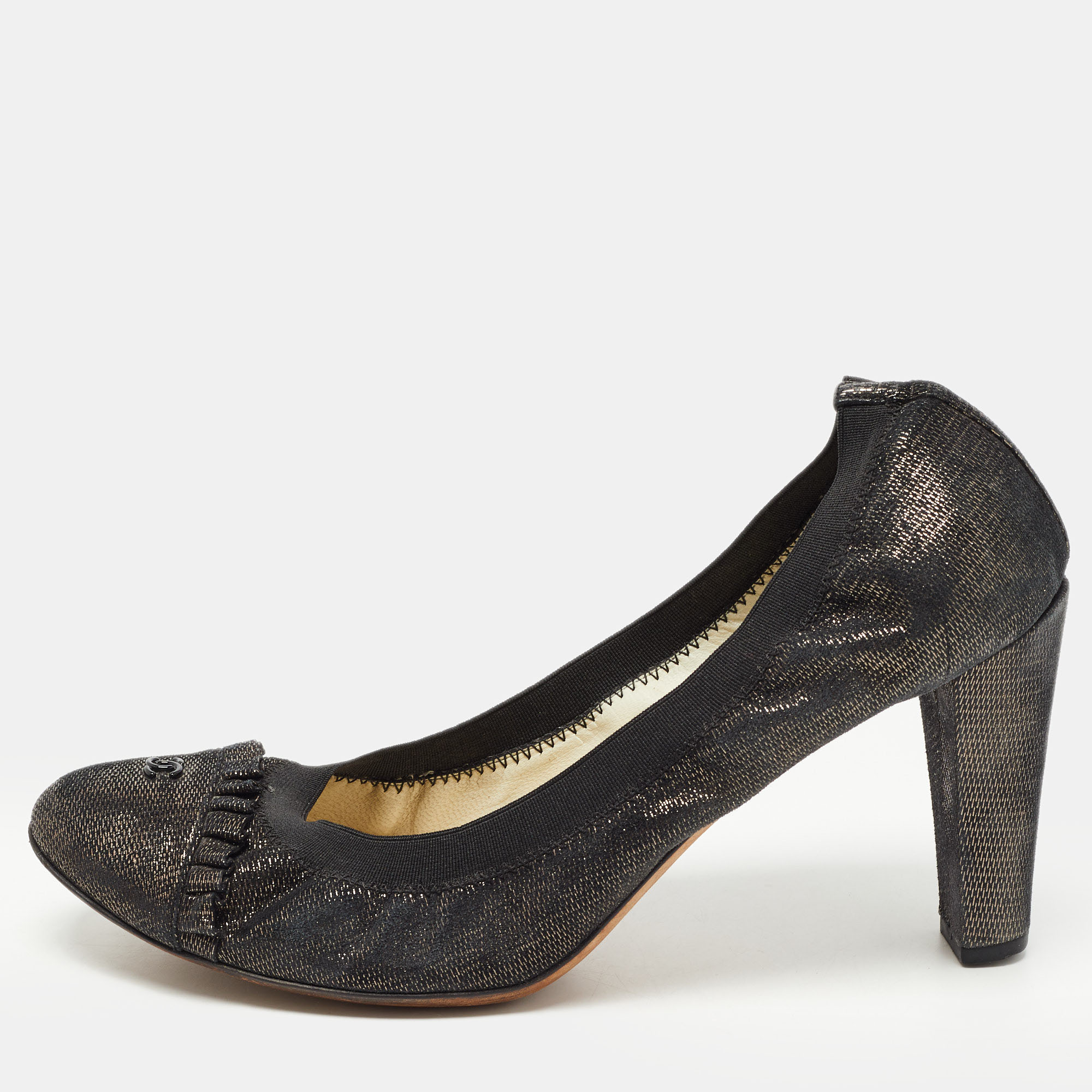 

Chanel Black/Metallic Laminated Suede CC Scrunch Pumps Size