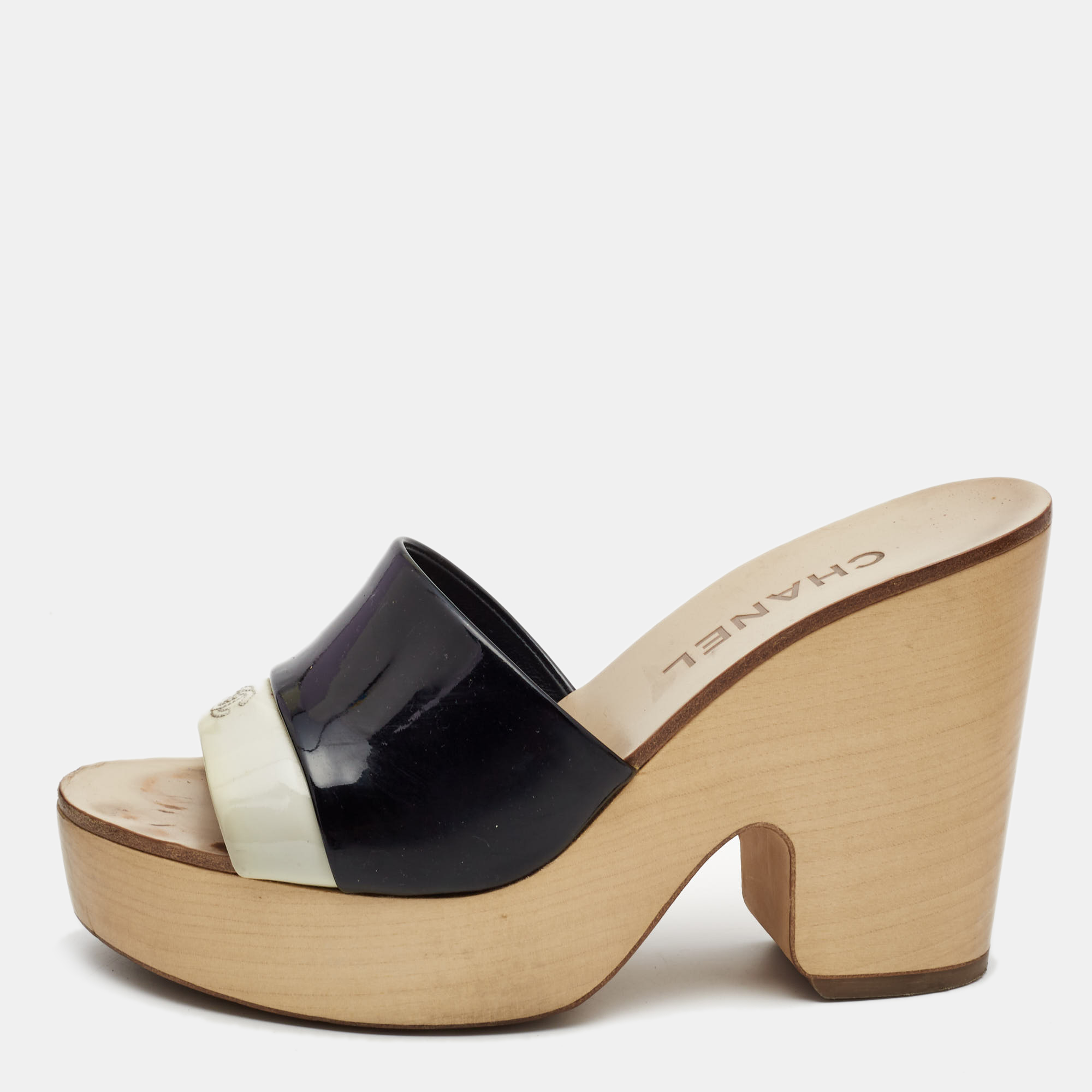 Chanel Cream/Blue Patent Leather CC Wooden Platform Clogs Sandals Size 37