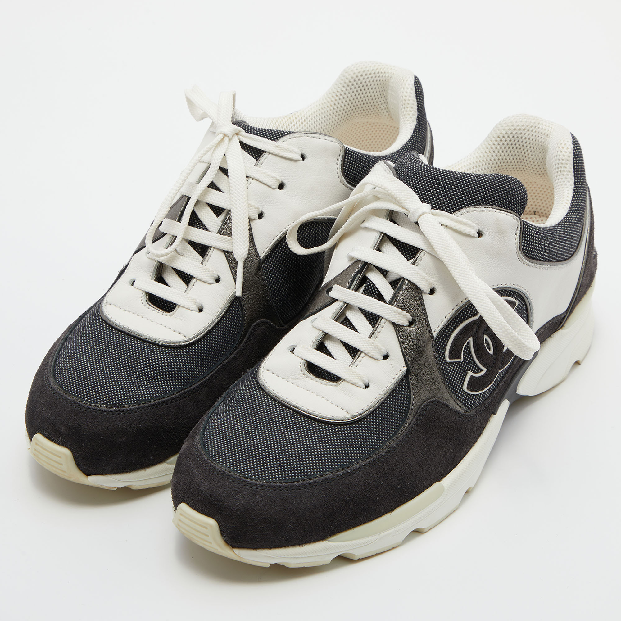 

Chanel Black/White Denim, Suede and Leather CC Low-Top Sneakers Size