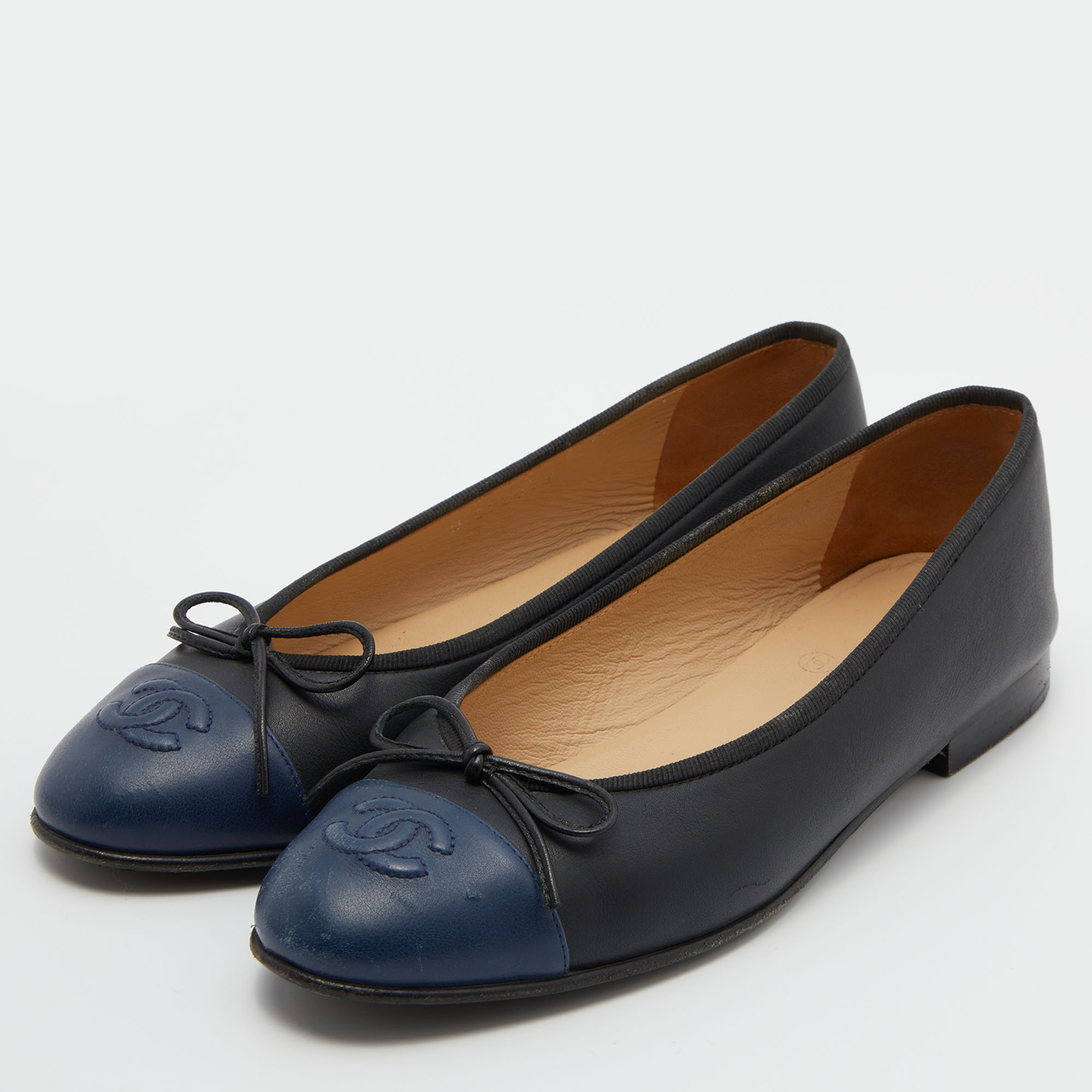 

Chanel Black/Blue Leather CC Bow Ballet Flats Size