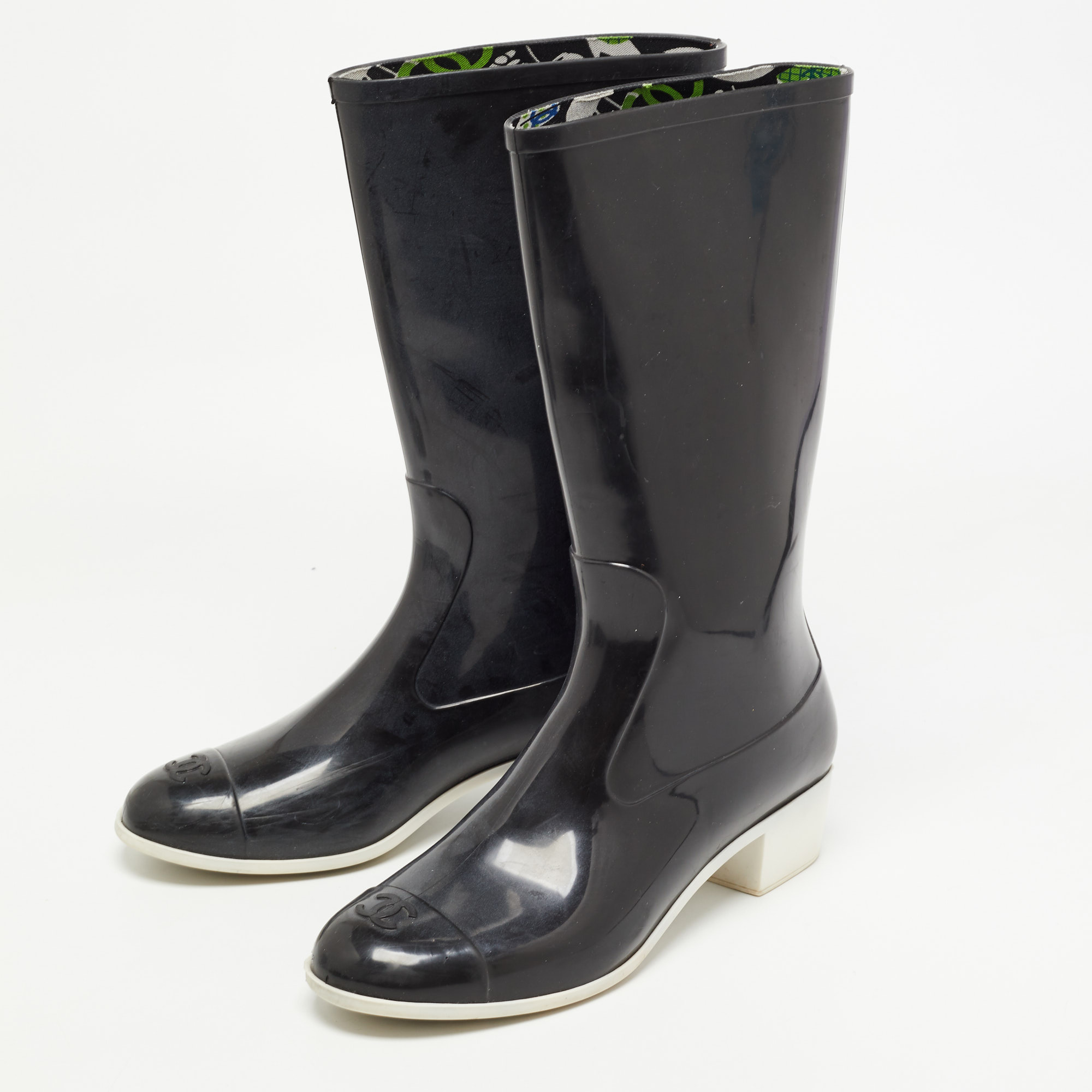 

Chanel Black Rubber CC Cap Toe Rain Boots Size