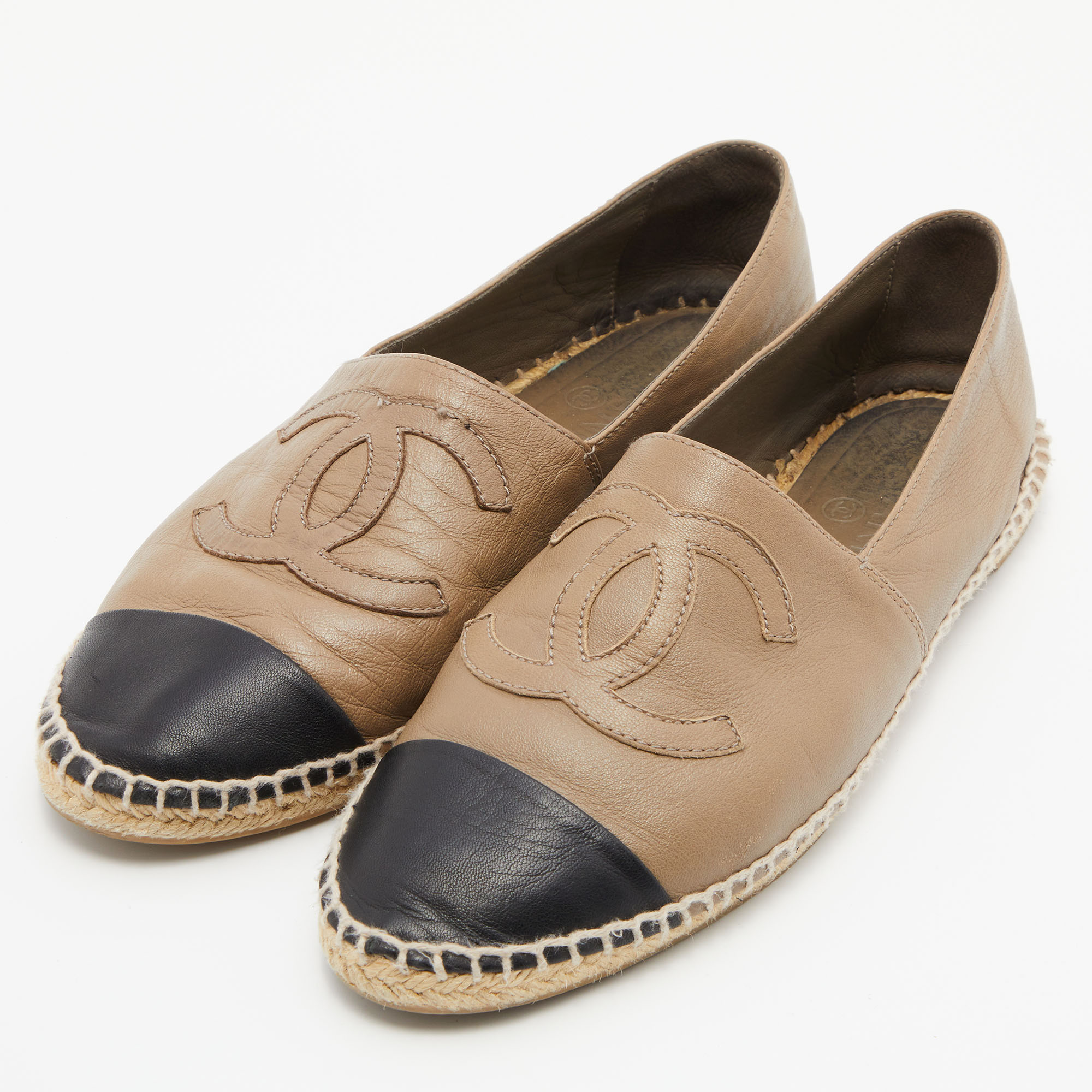 

Chanel Beige/Black CC Cap Toe Espadrille Flats Size