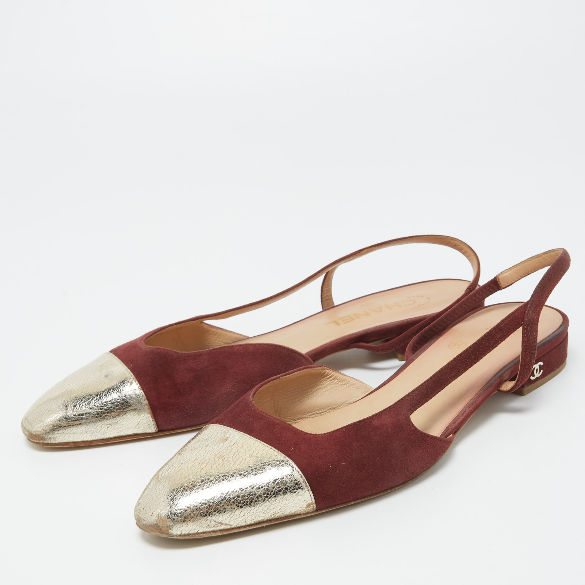 

Chanel Burgundy/Gold Suede and Leather Cap Toe Slingback Flats Size