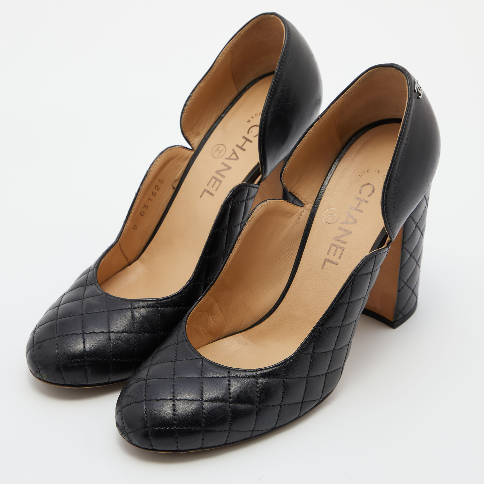 

Chanel Black Quilted Leather Round Toe Block Heel Pumps Size