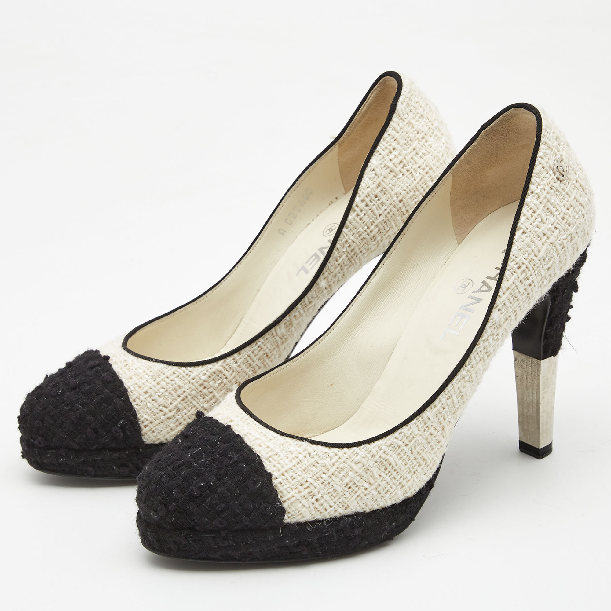 

Chanel Black/White Tweed CC Cap-Toe Platform Pumps Size