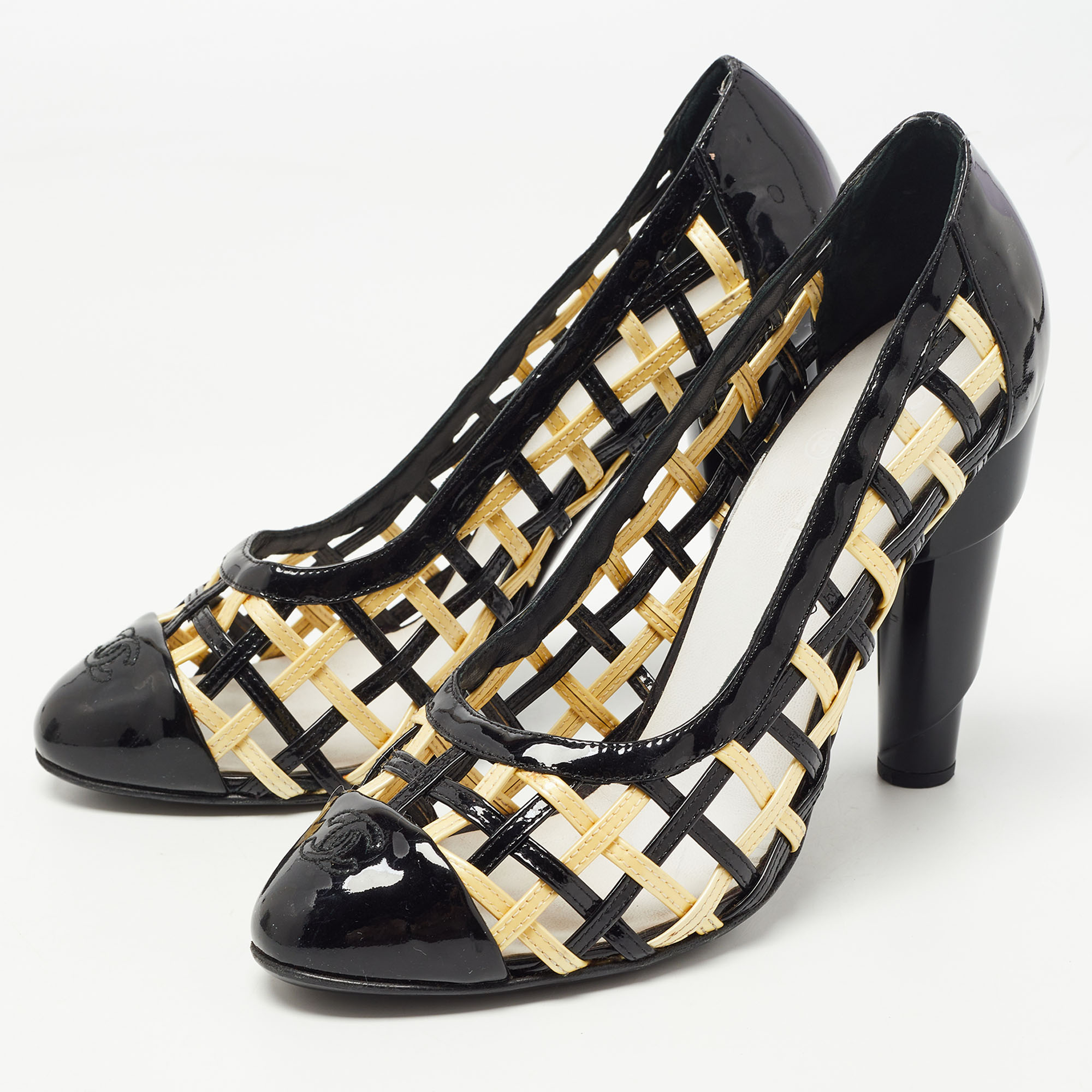 

Chanel Black/Cream Patent Block Heel Pumps Size