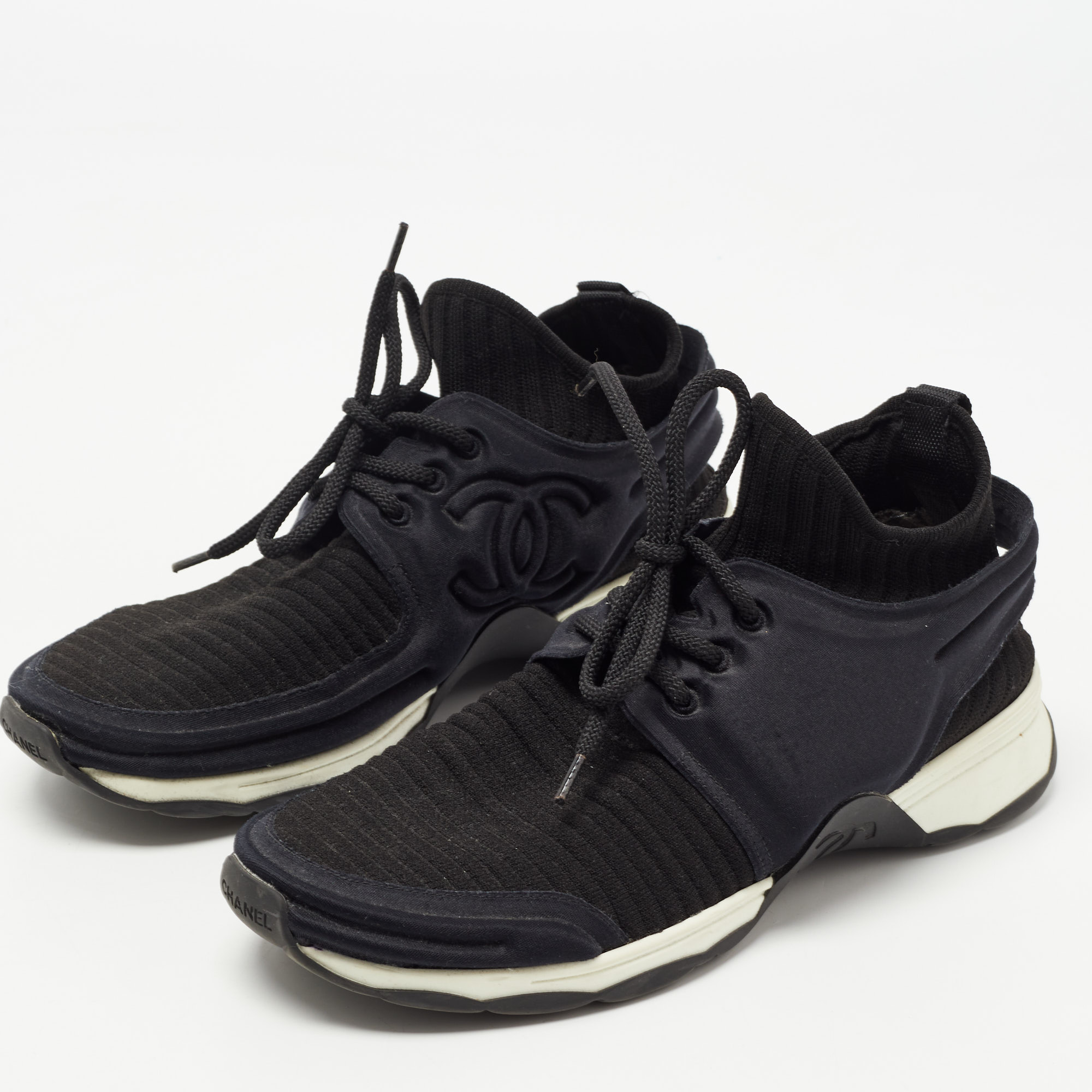 

Chanel Black/Blue Fabric CC Low Top Sneakers Size