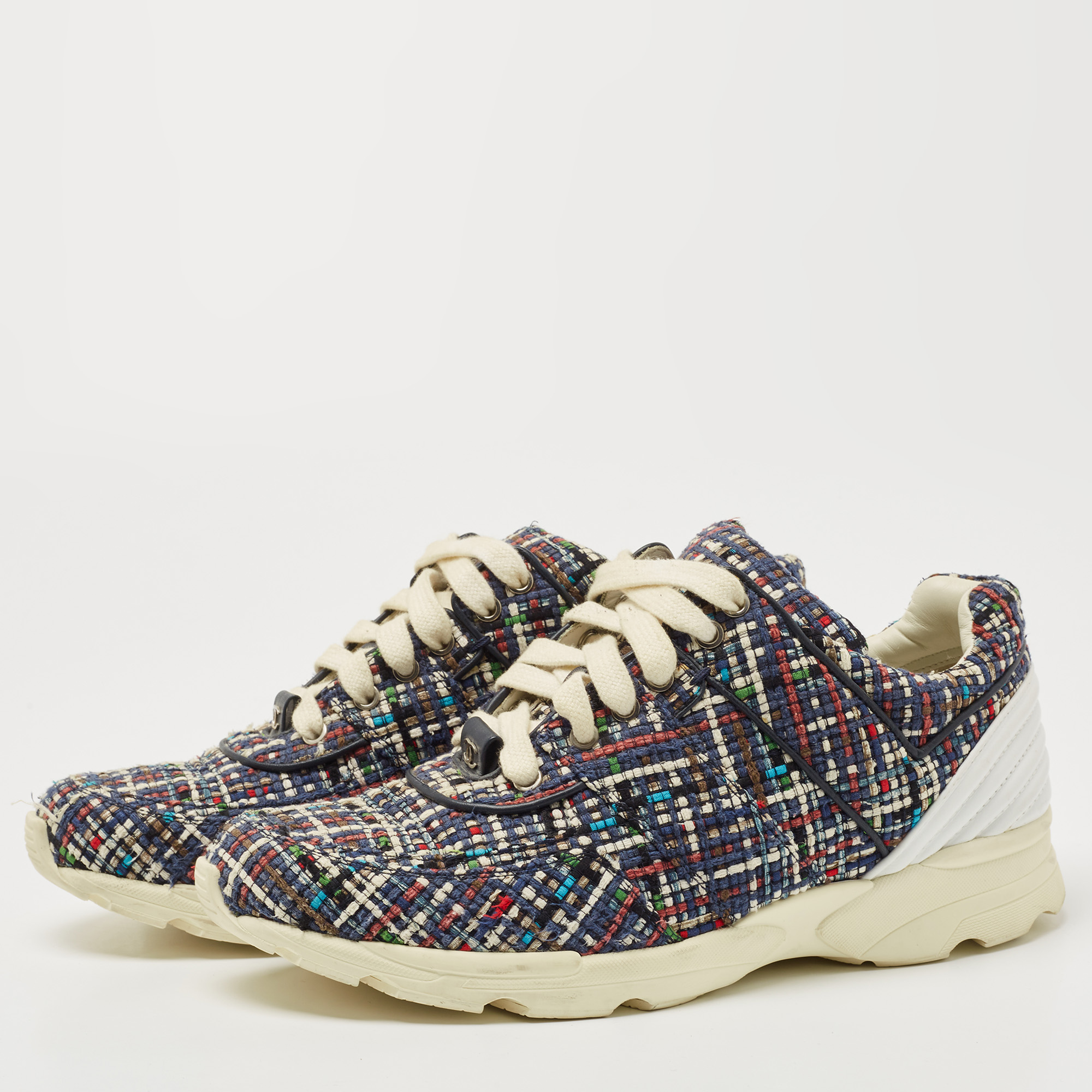 

Chanel Multicolor Tweed and Leather CC Low Top Sneakers Size