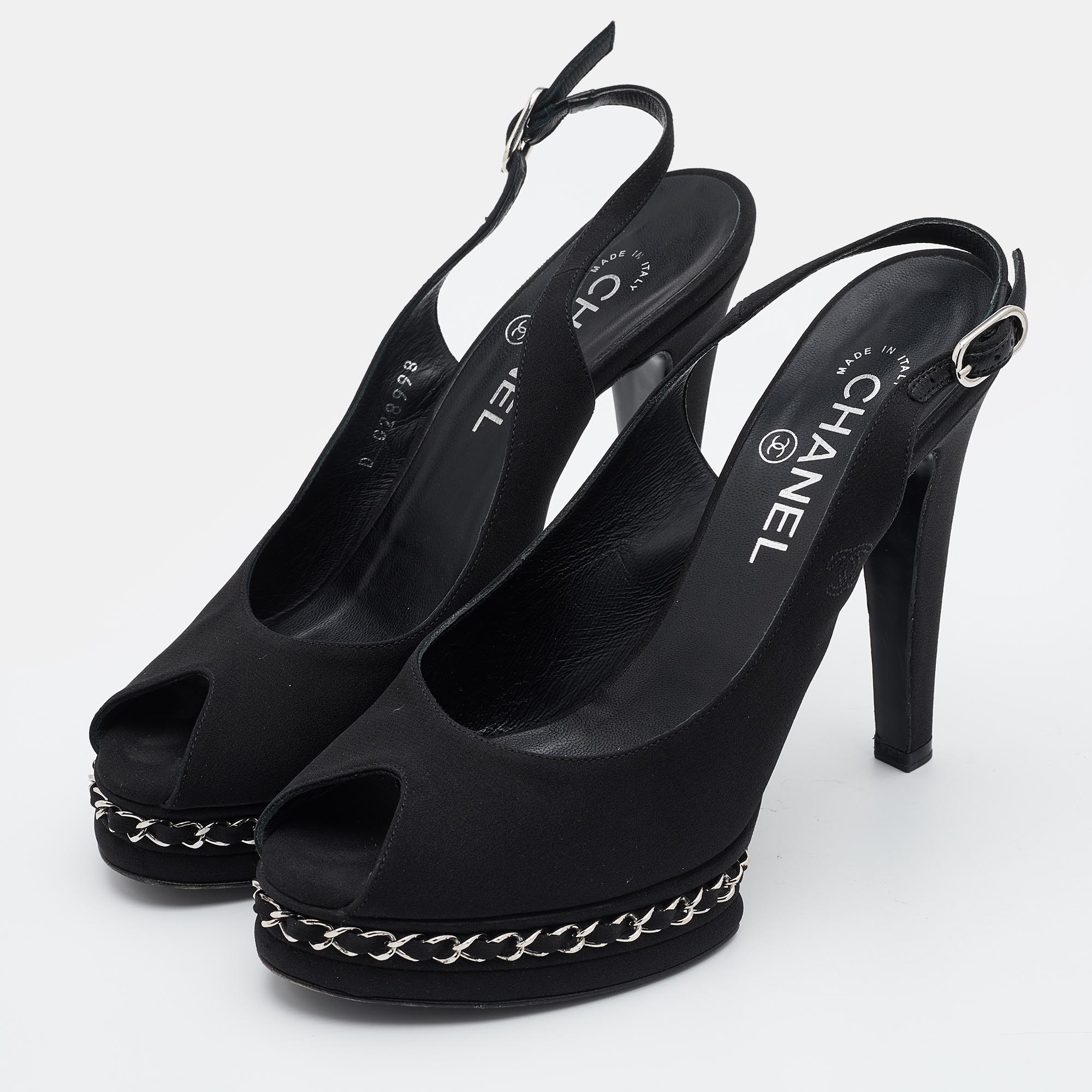 

Chanel Black Canvas Chain Embellished Slingback Sandals Size