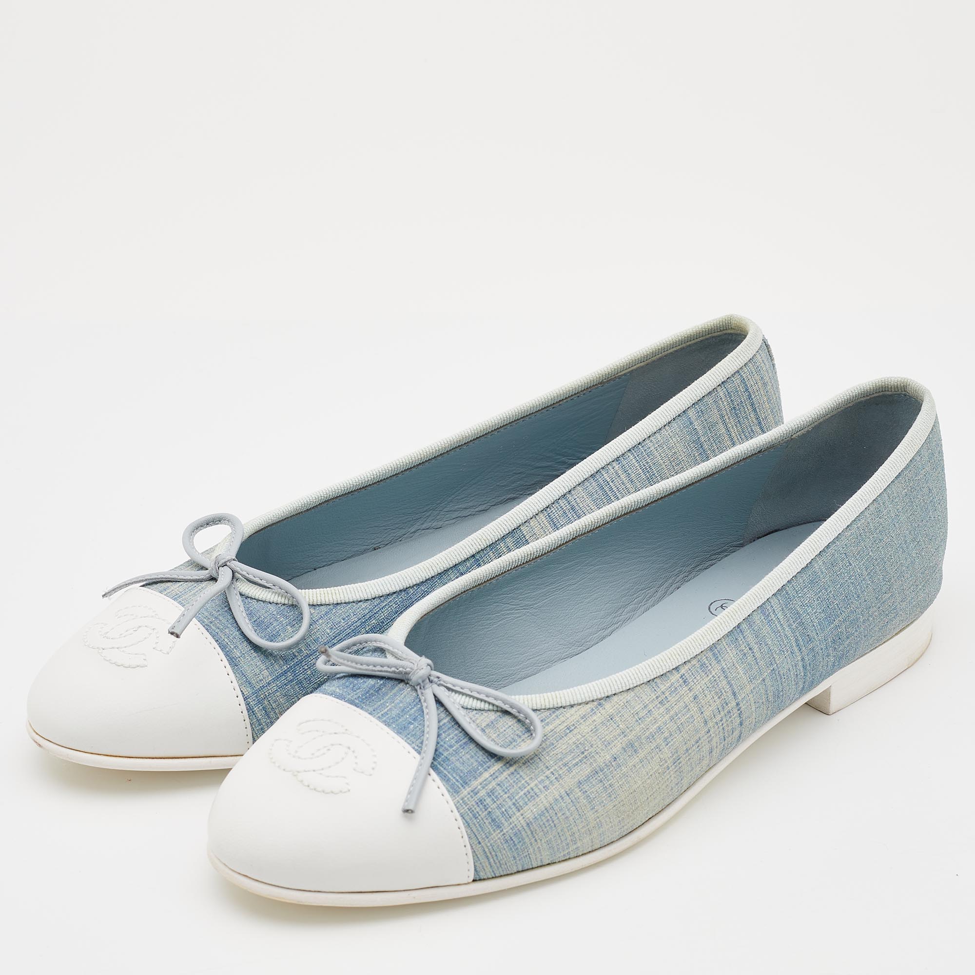 

Chanel Blue/White Canvas and Leather Bow CC Cap Toe Ballet Flats Size