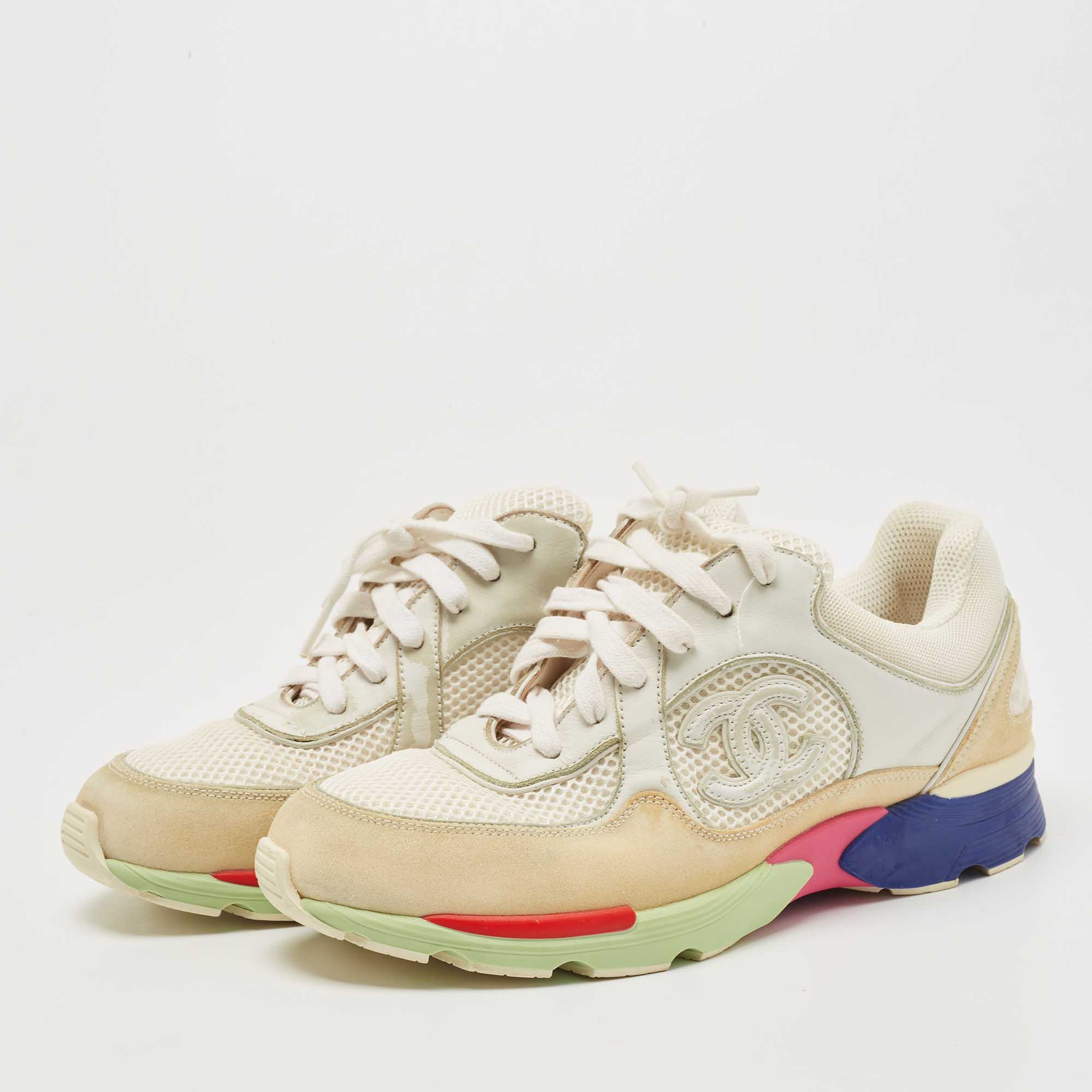 

Chanel Multicolor Leather and Suede CC Low Top Sneakers Size